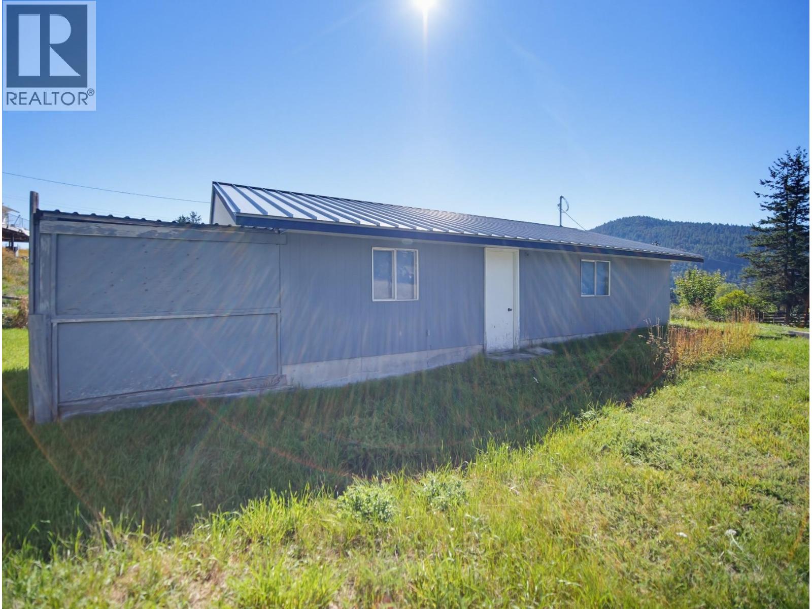 2596 Holbrook Place Property Photo 6