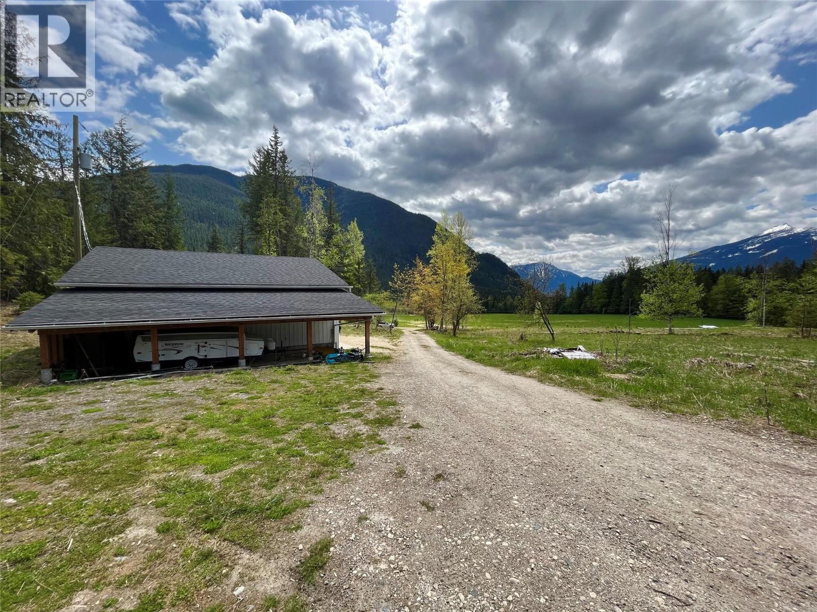 864 Bartley Road Property Photo 8
