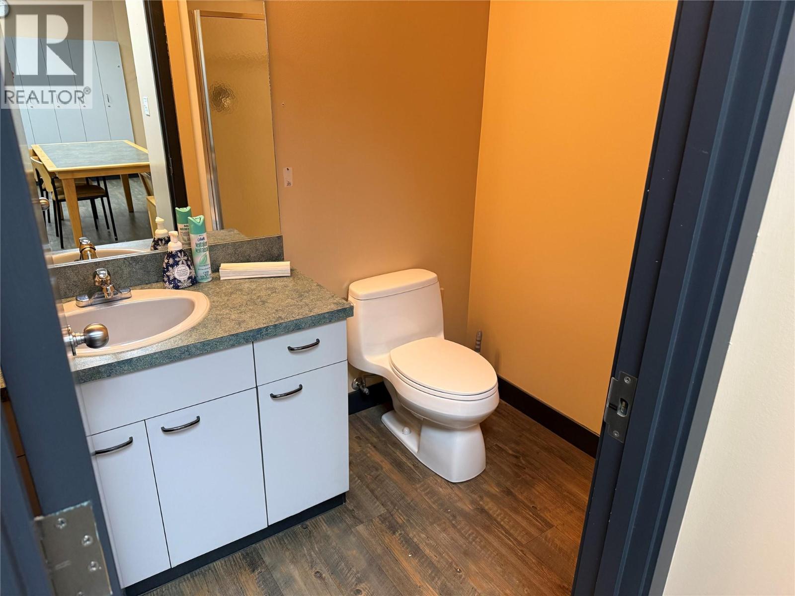 310 Hall Street Property Photo 26