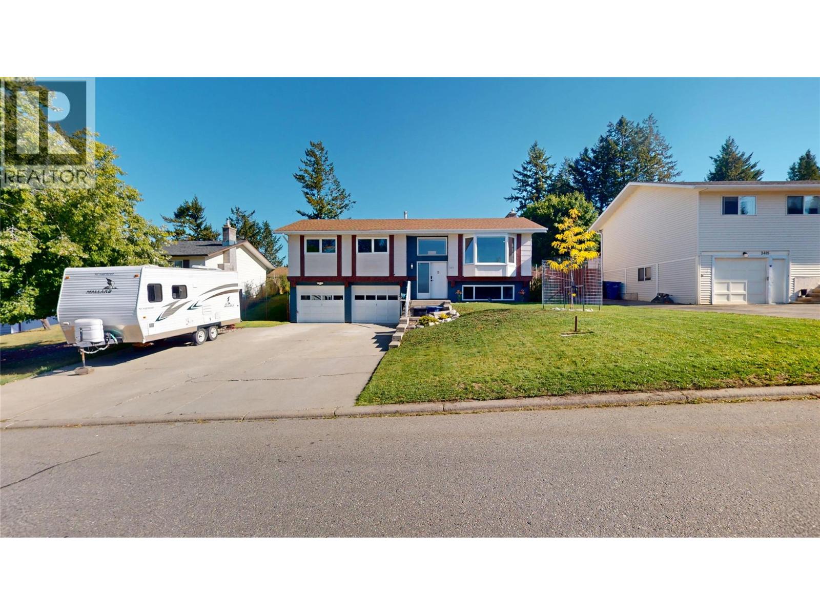 3401 Mount Royal Drive N Property Photo 1