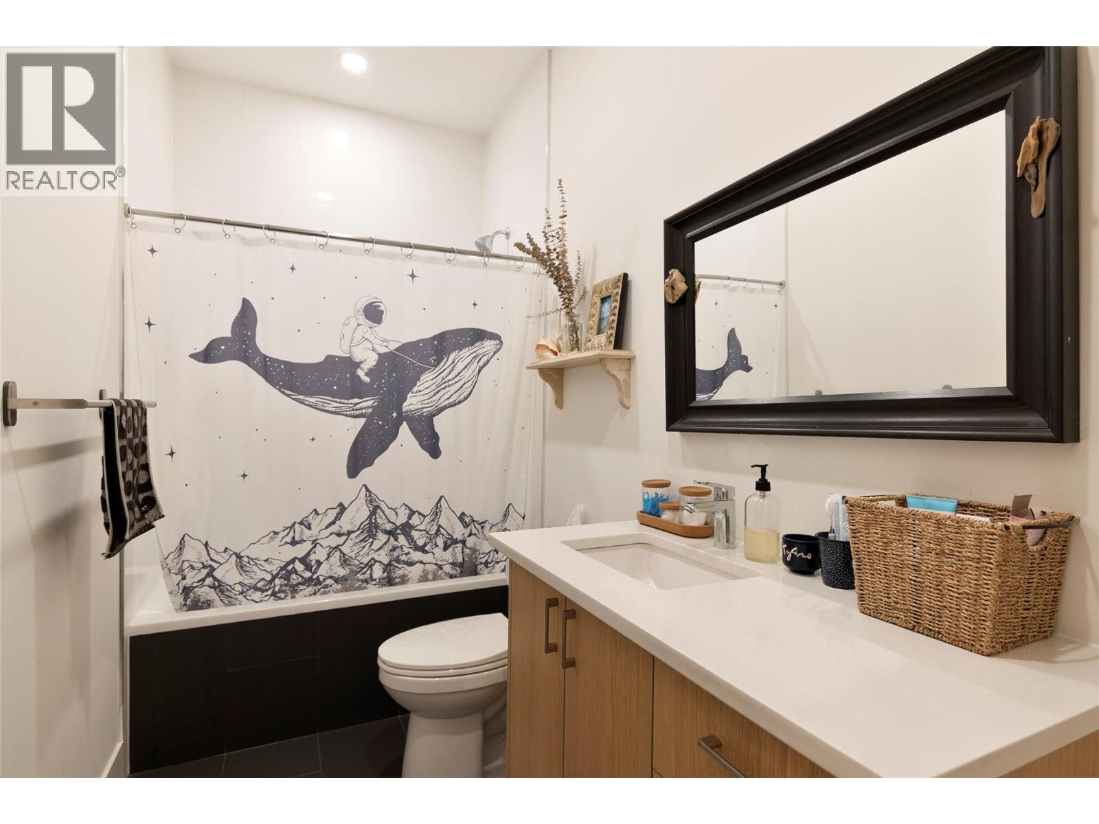 2077 Uplands Road Property Photo 22