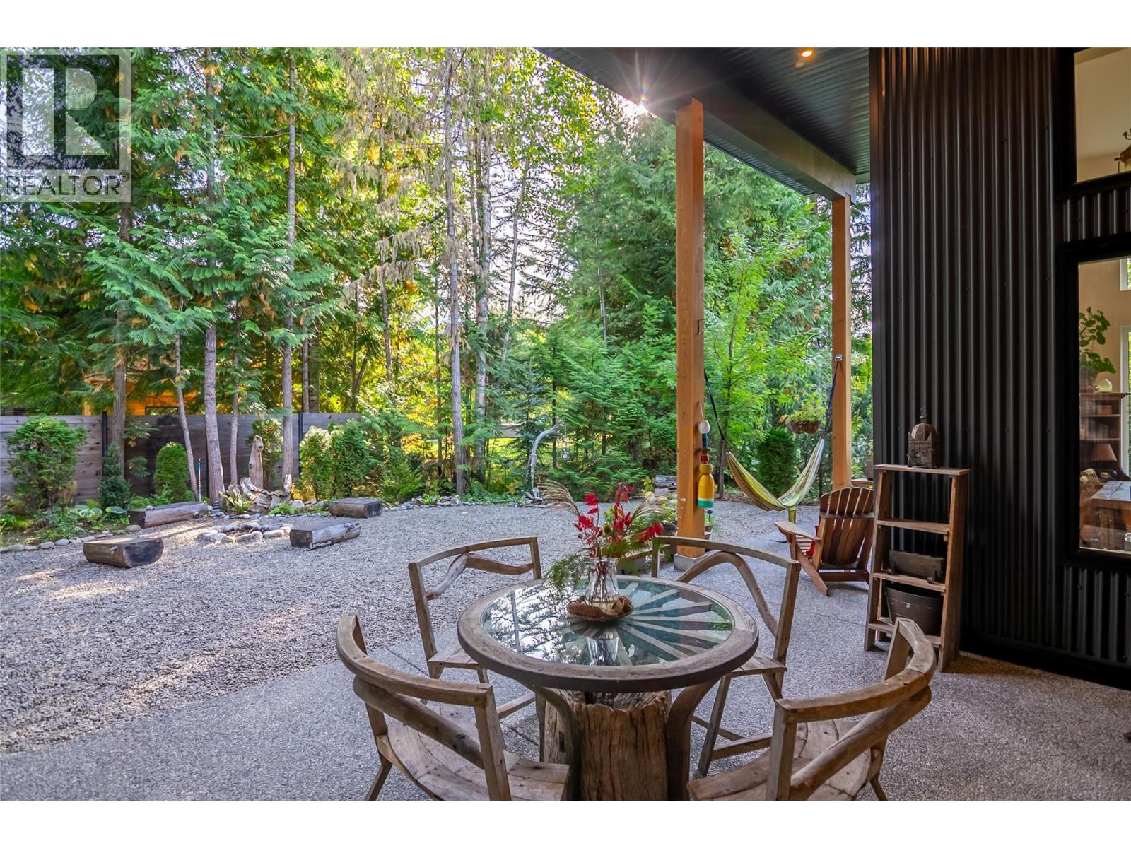 2077 Uplands Road Property Photo 36