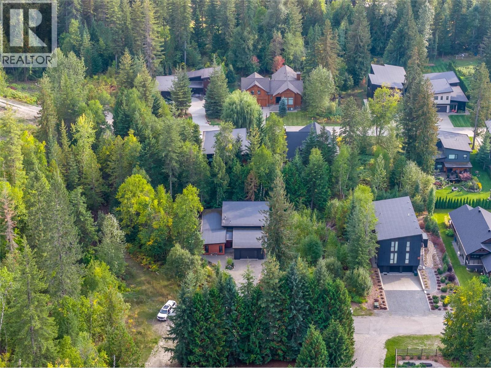 2077 Uplands Road Property Photo 42