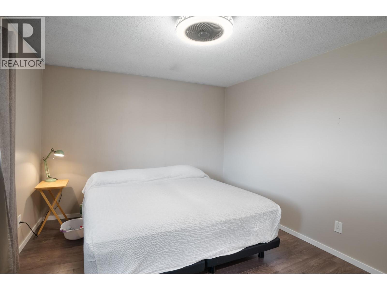960 Monrose Road Property Photo 17