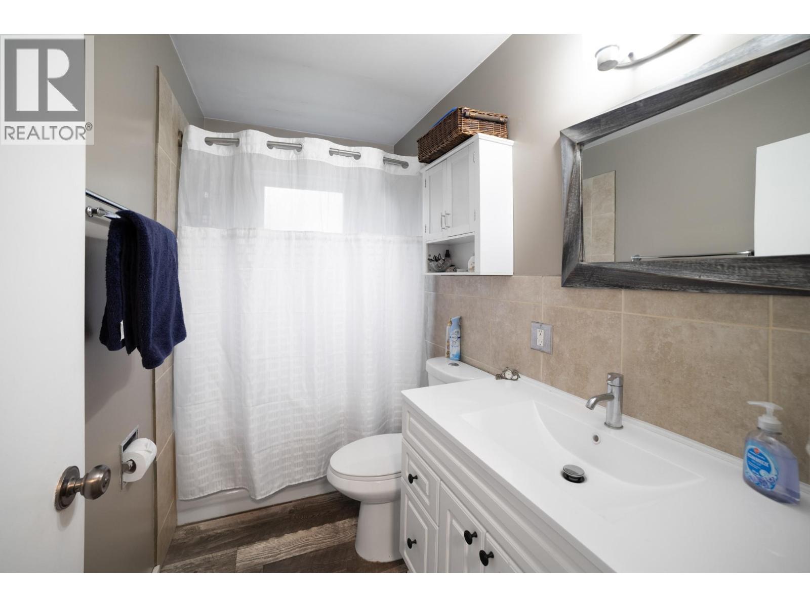 960 Monrose Road Property Photo 18