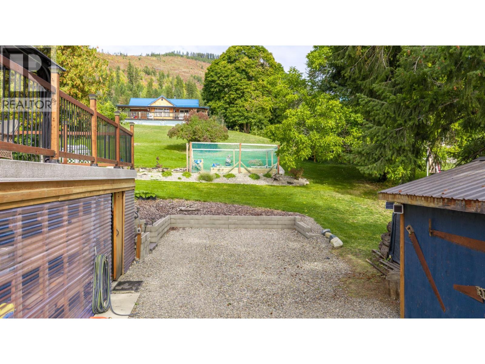 960 Monrose Road Property Photo 36
