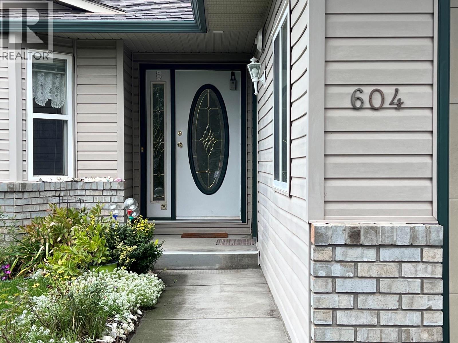 604 6th Avenue Property Photo