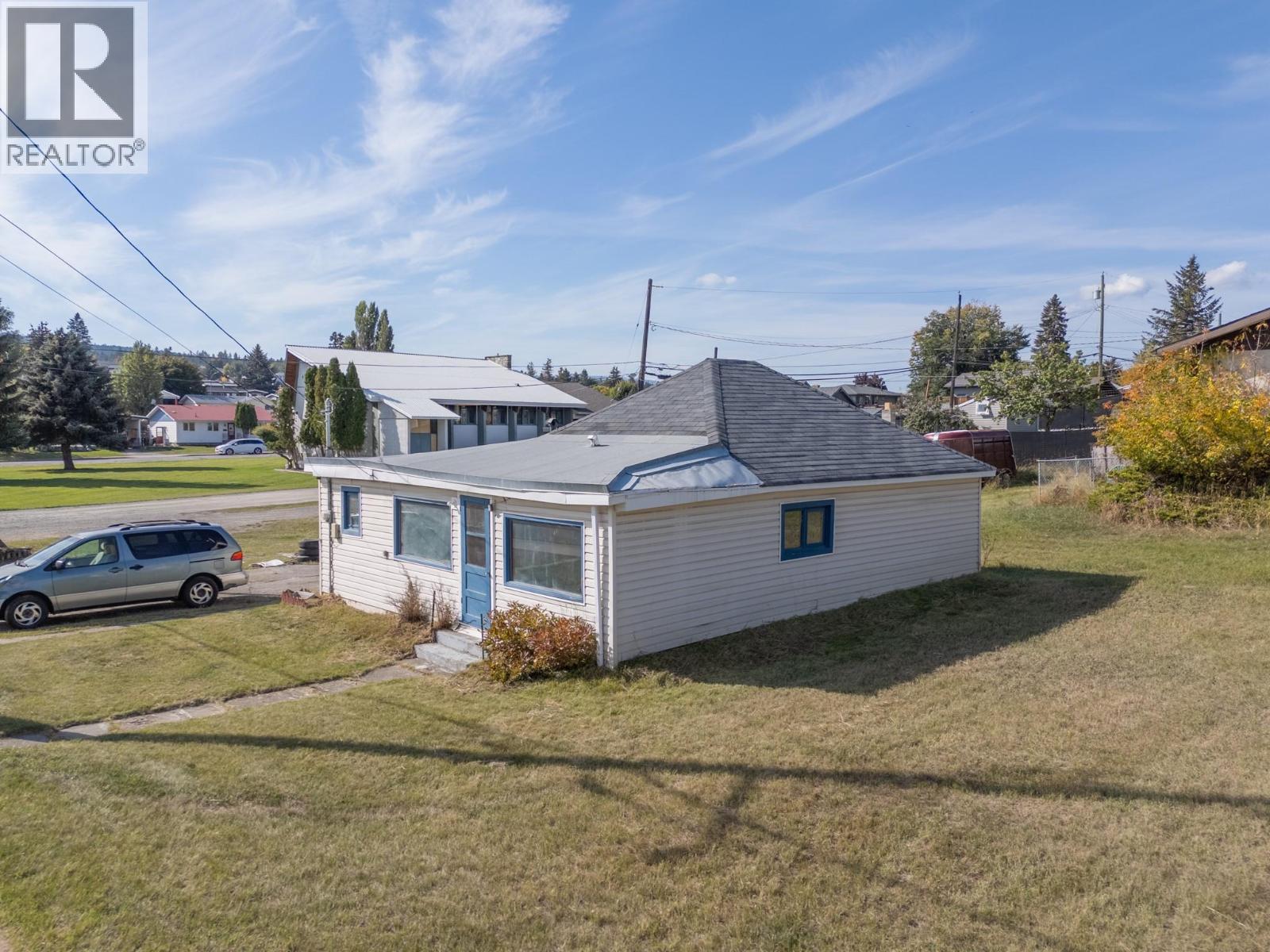 1005 11th Avenue S Property Photo 3
