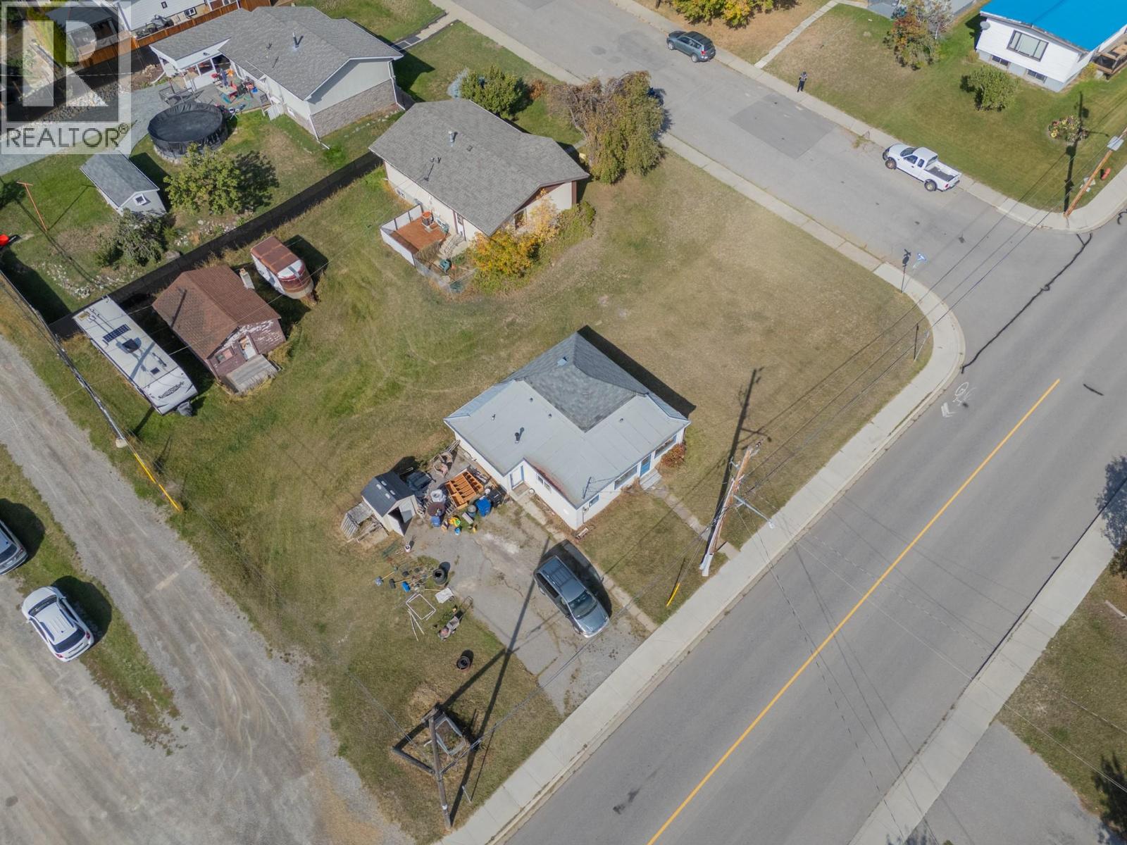 1005 11th Avenue S Property Photo 8
