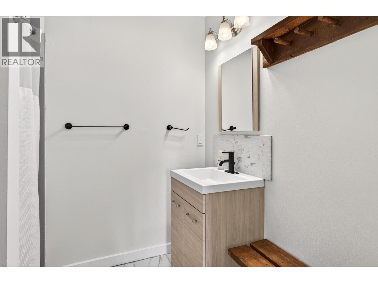 7375 Porcupine Road Unit# B6 Property Photo 16