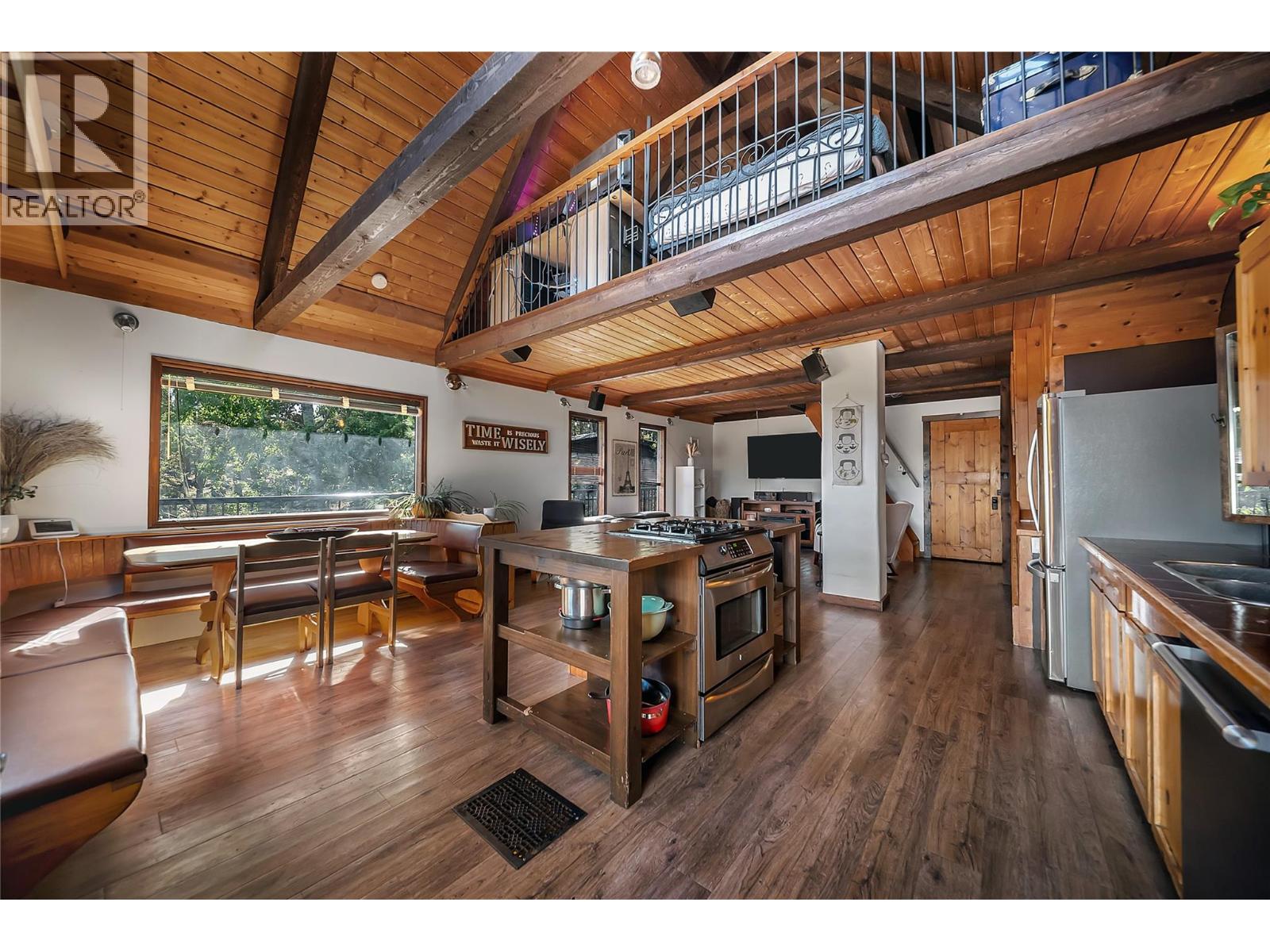665 Udell Road Property Photo 7