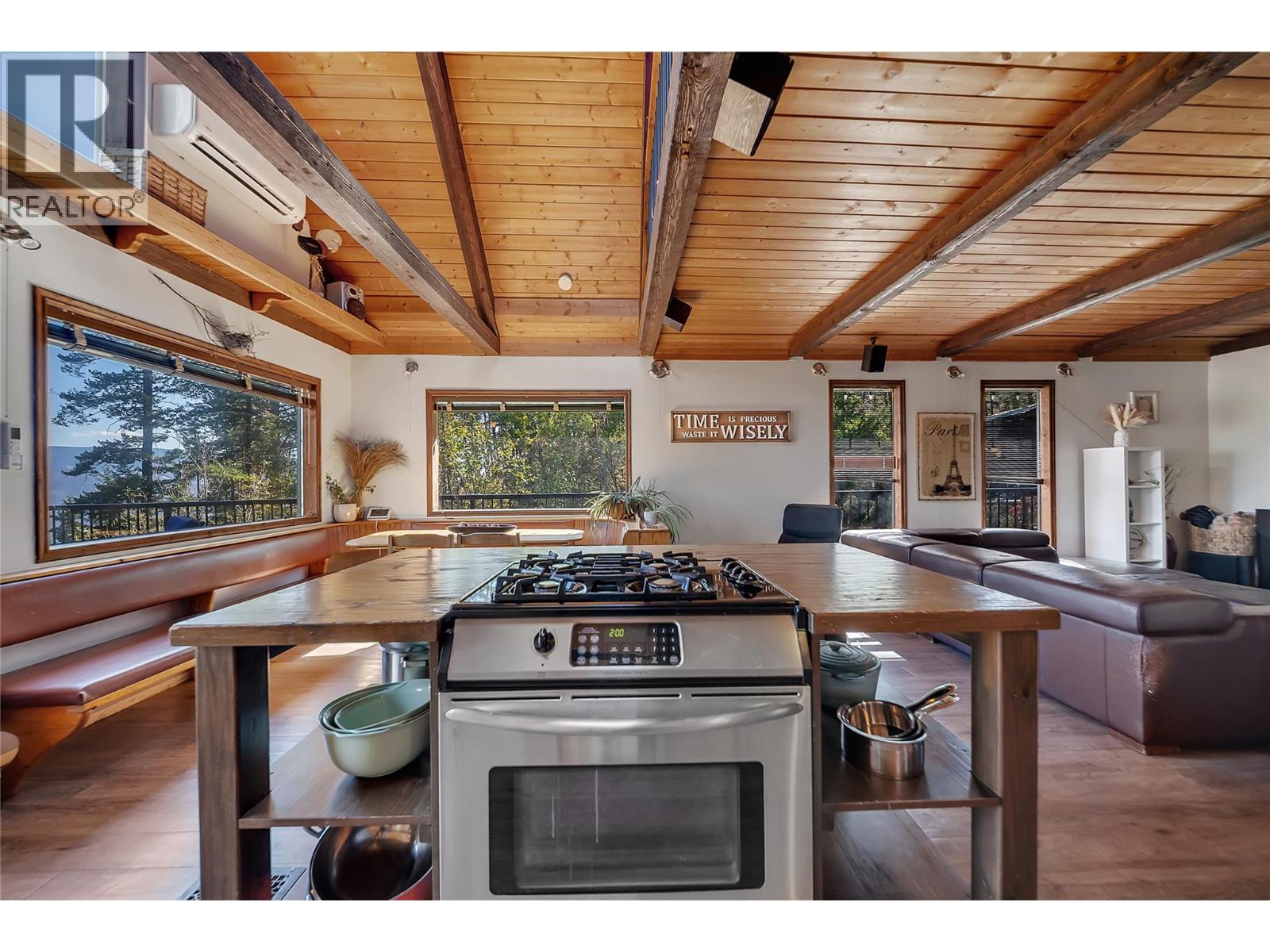 665 Udell Road Property Photo 13