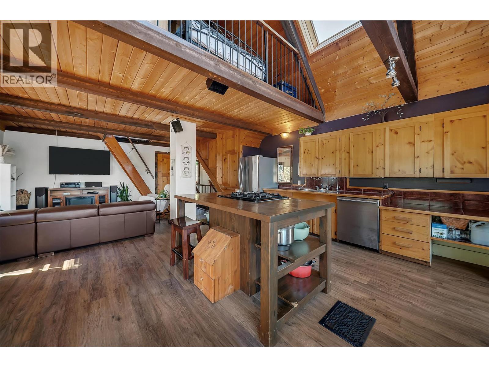 665 Udell Road Property Photo 14