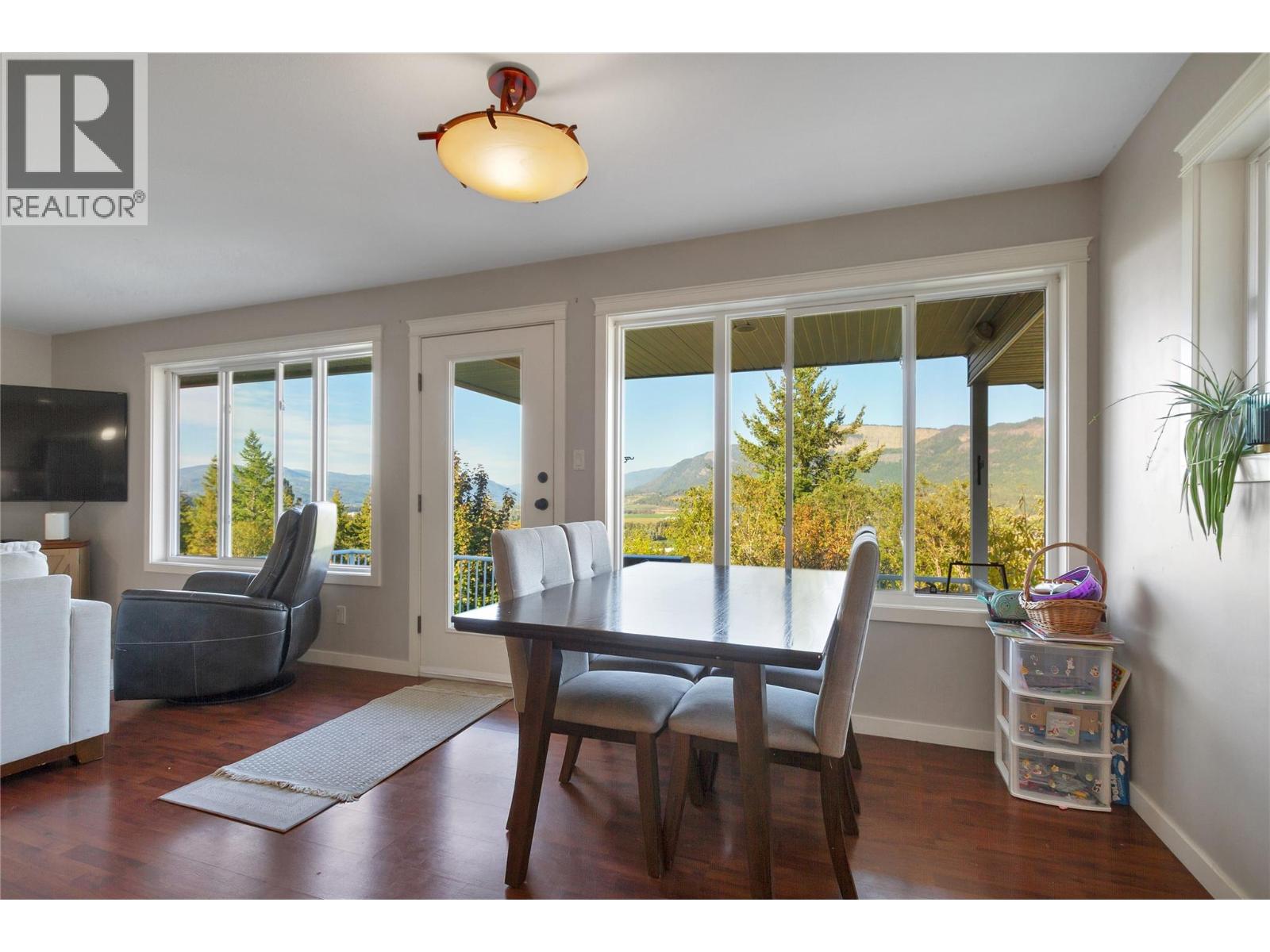 110 Red Rock Crescent Property Photo 5