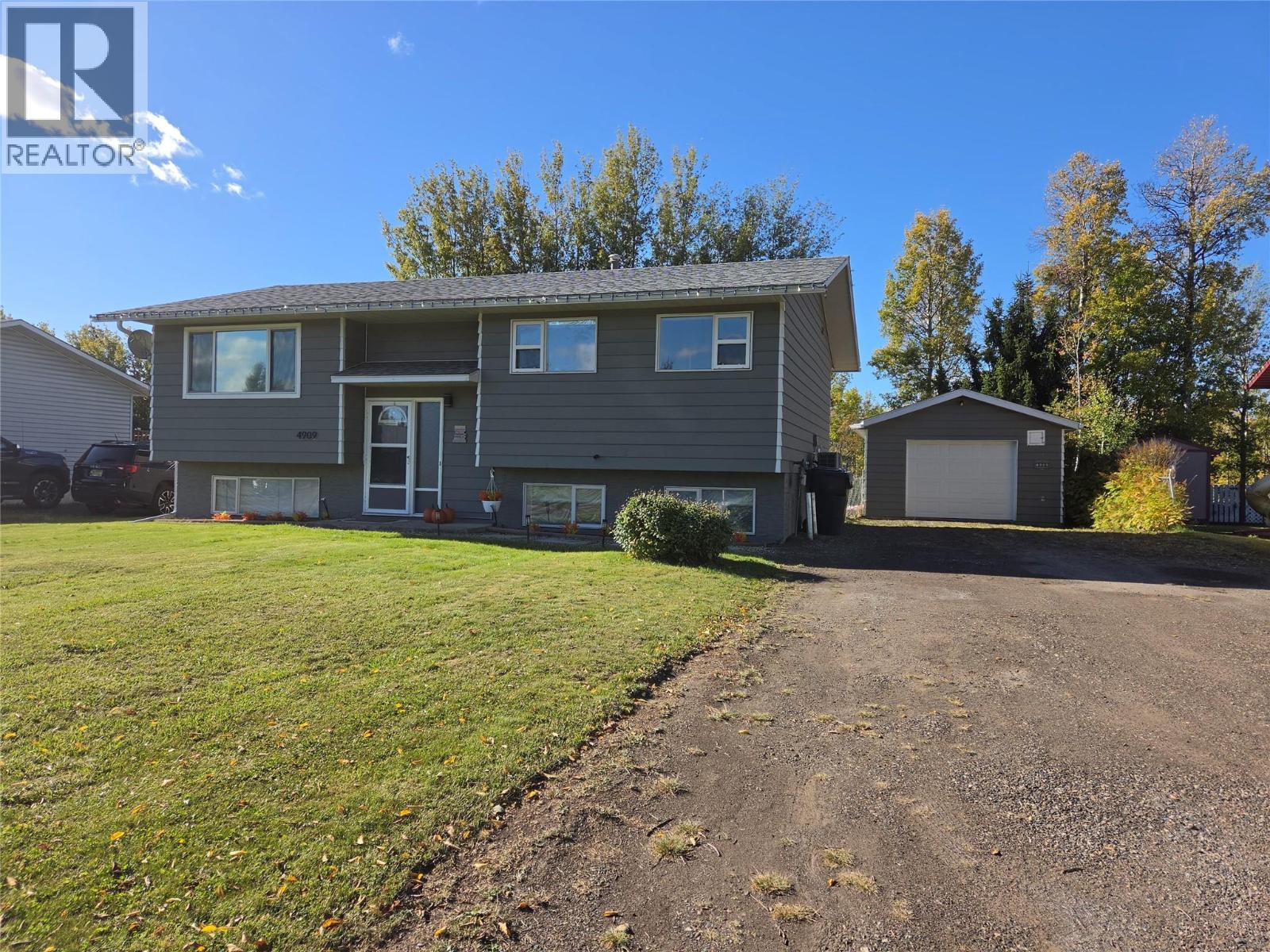 4909 45 Street NE Property Photo 1