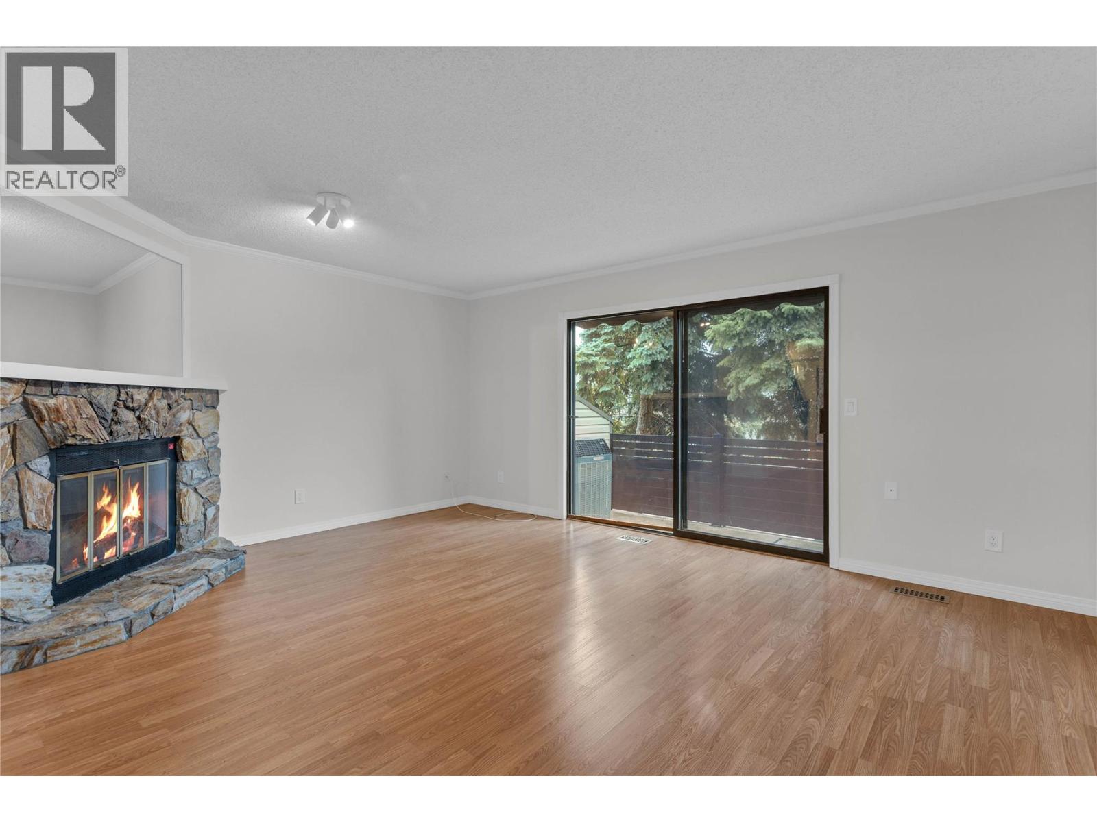 1675 Thayer Court Unit# 3 Property Photo 6