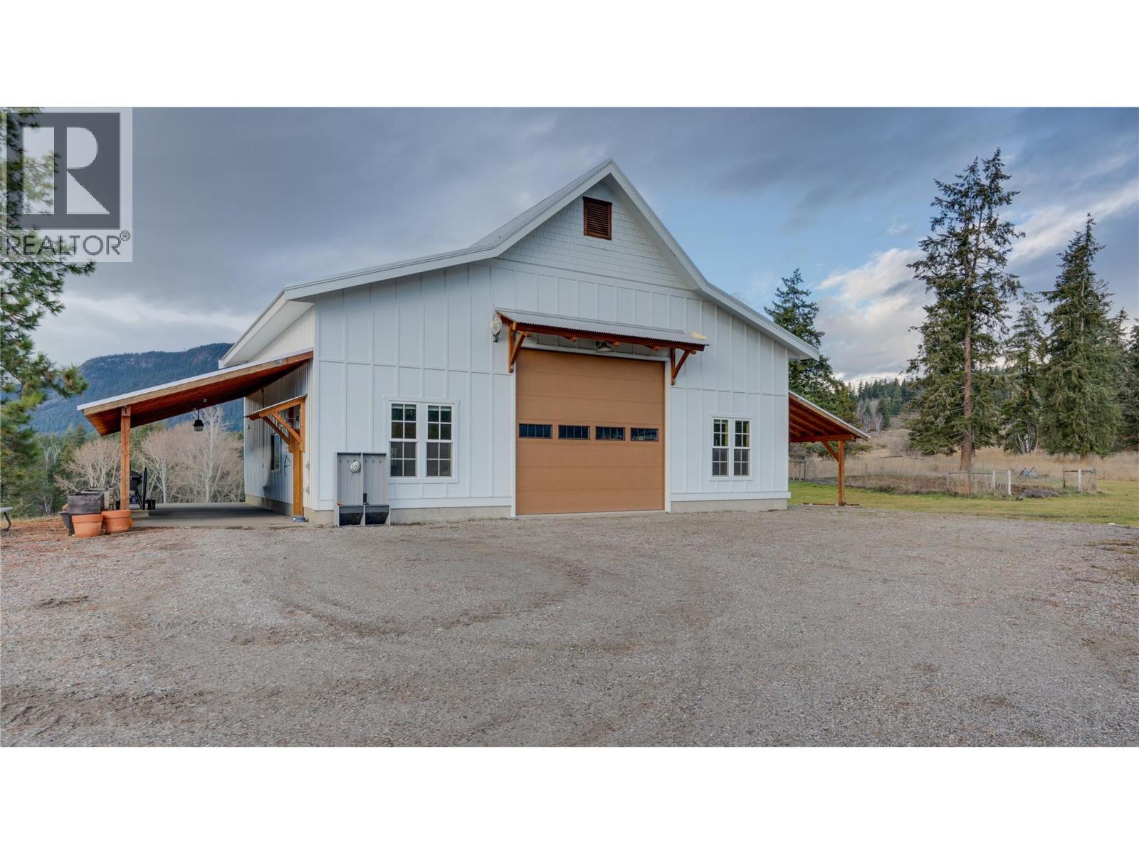 3922 Hullcar Road Property Photo 11