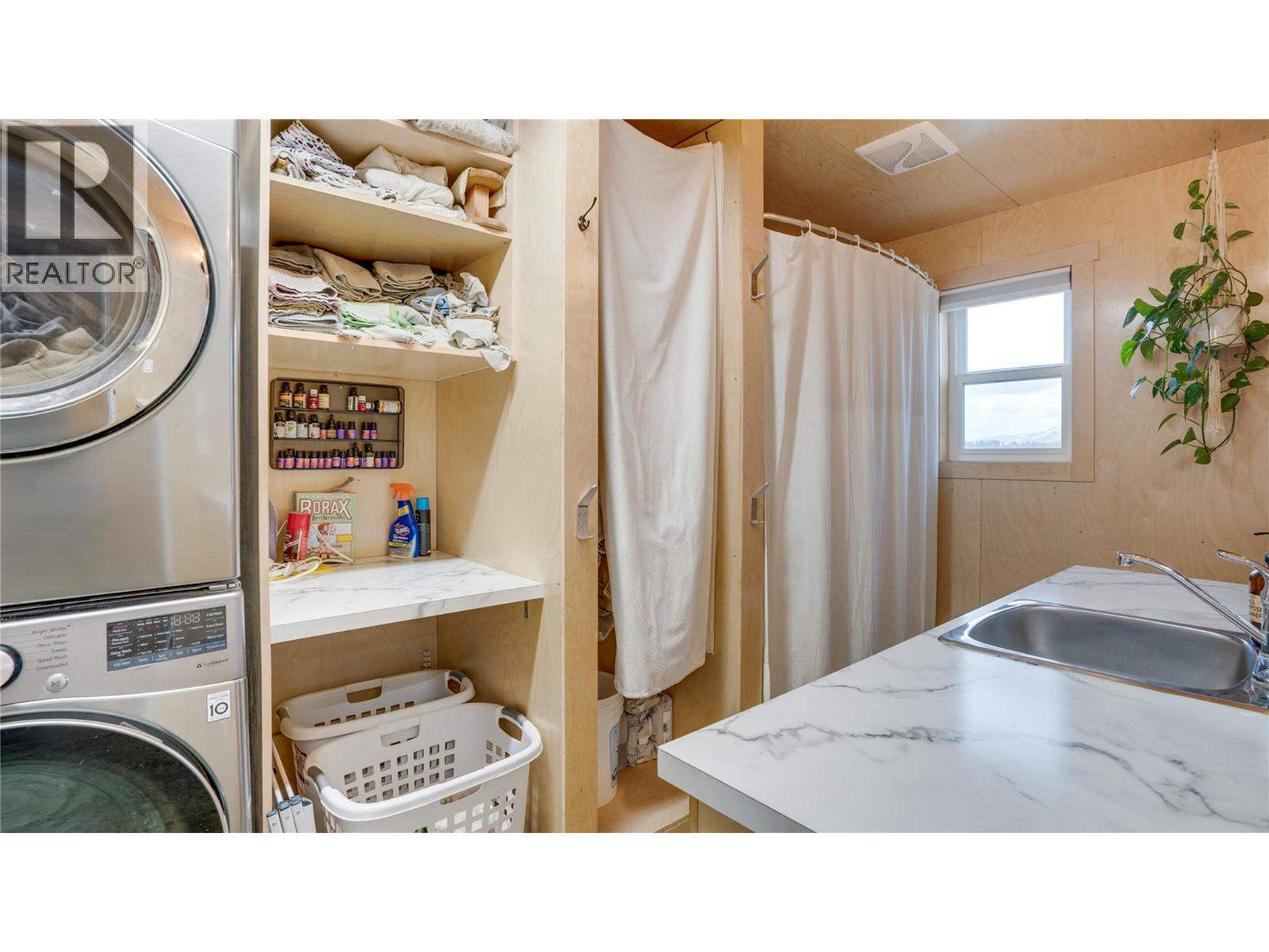 3922 Hullcar Road Property Photo 24