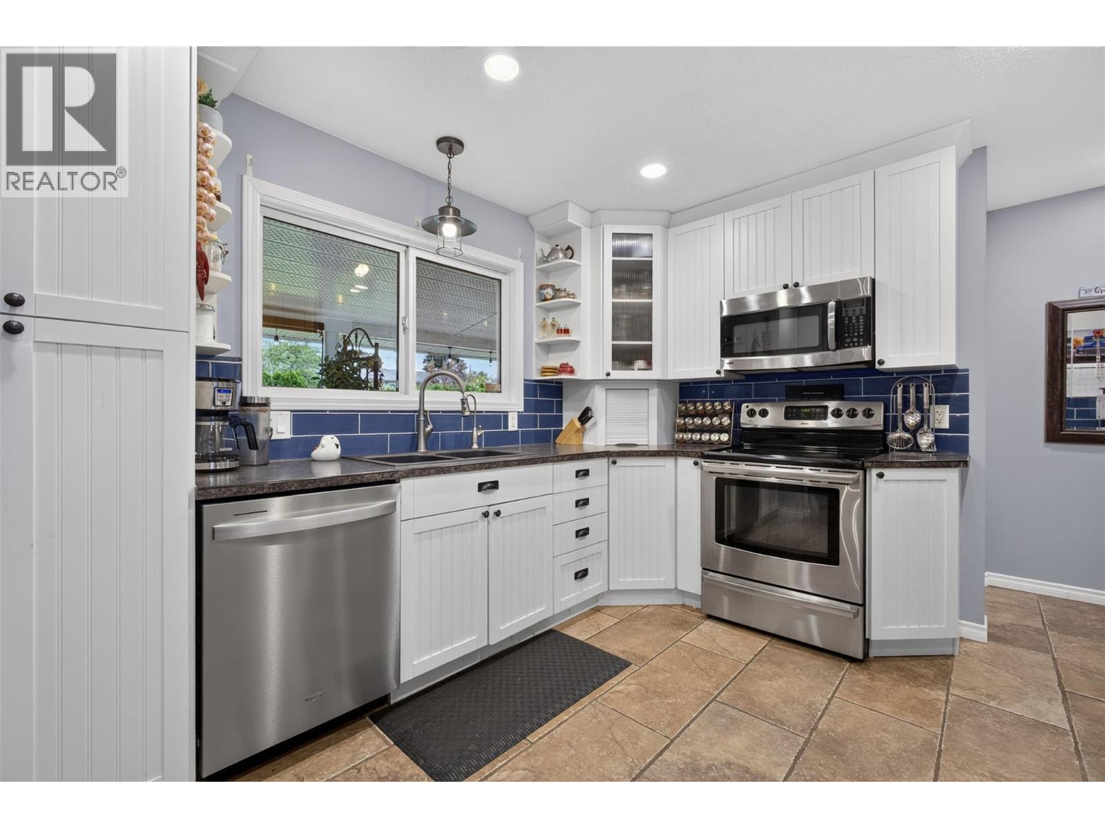 175 Venus Road Property Photo 10
