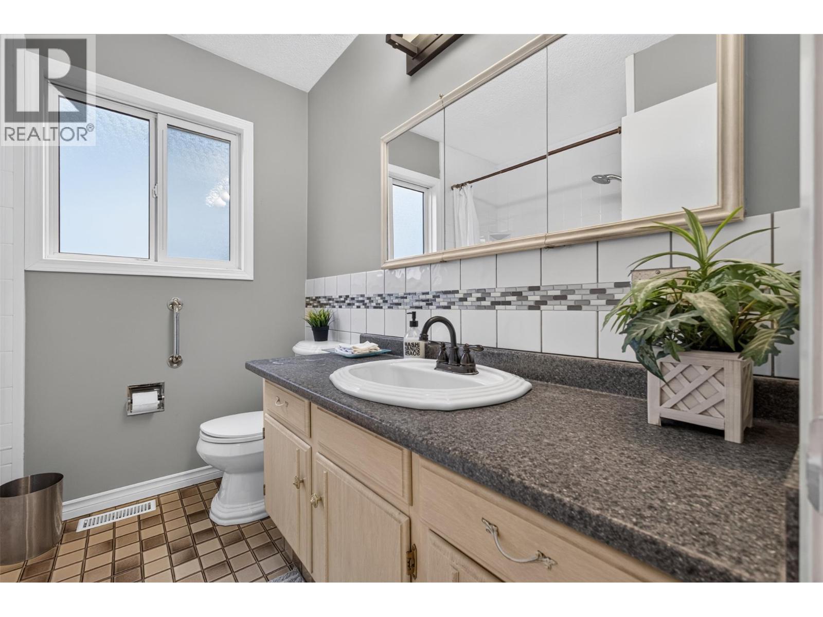 175 Venus Road Property Photo 16