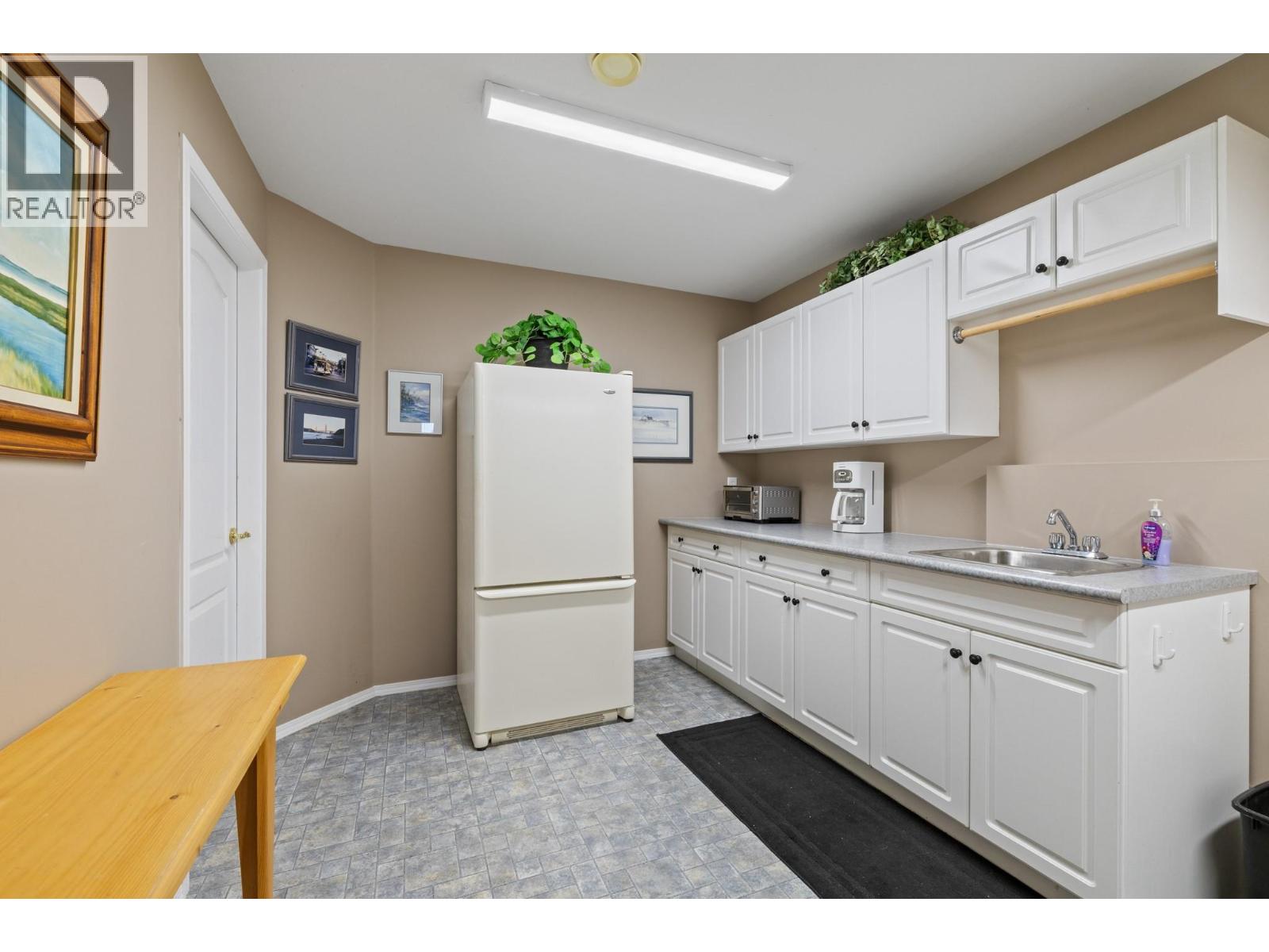 2300 Silver Place Unit# 3 Property Photo 37