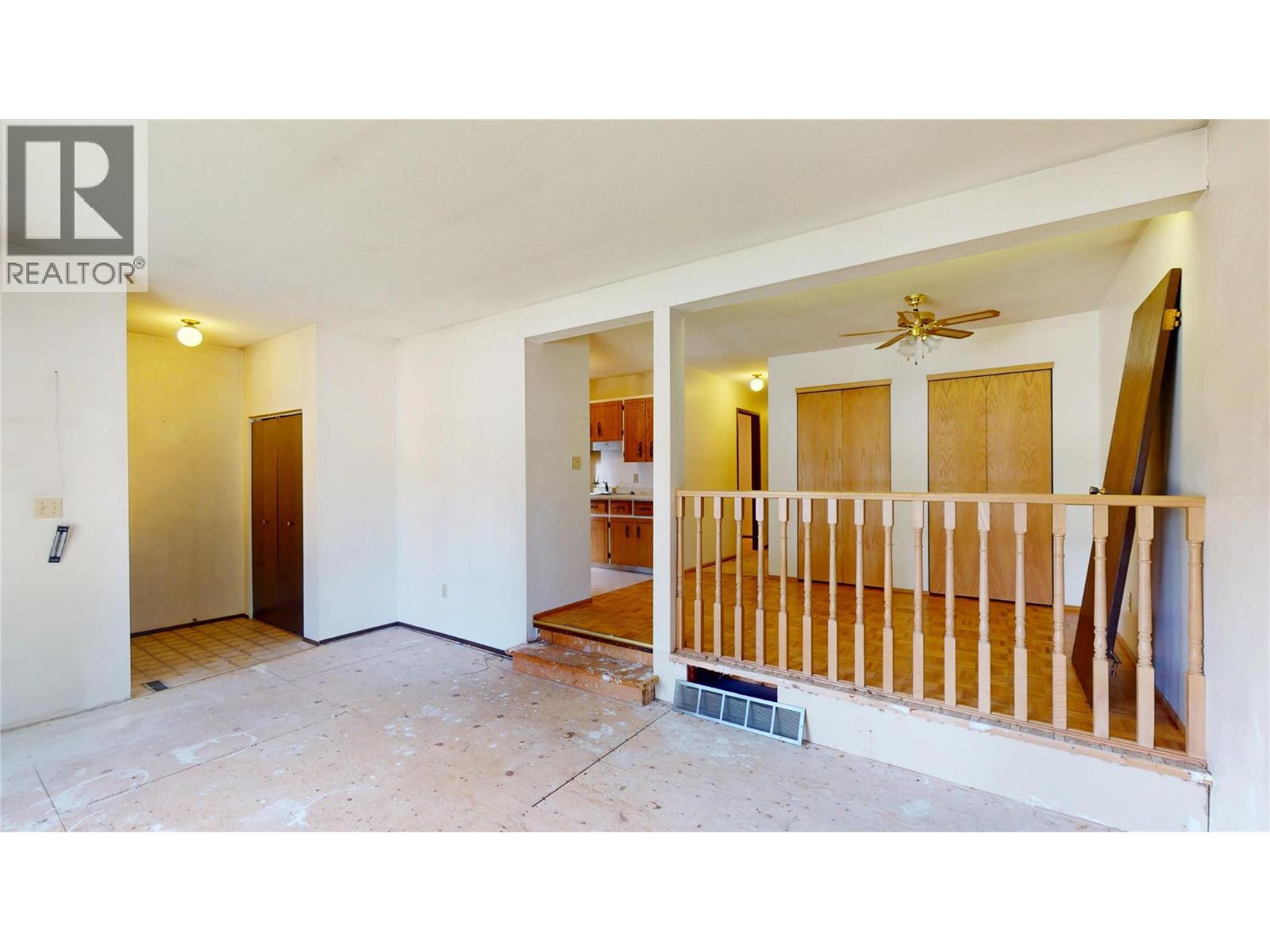 281 Kimbrook Crescent Property Photo 7