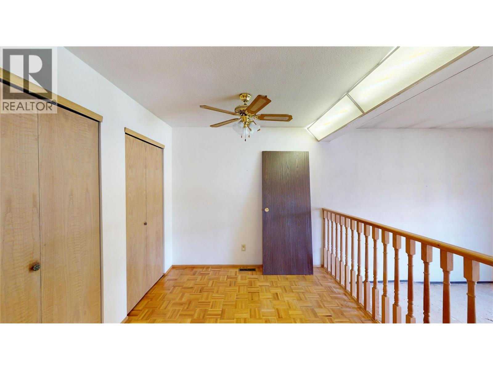 281 Kimbrook Crescent Property Photo 10
