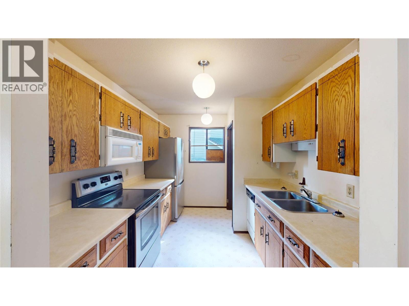 281 Kimbrook Crescent Property Photo 11