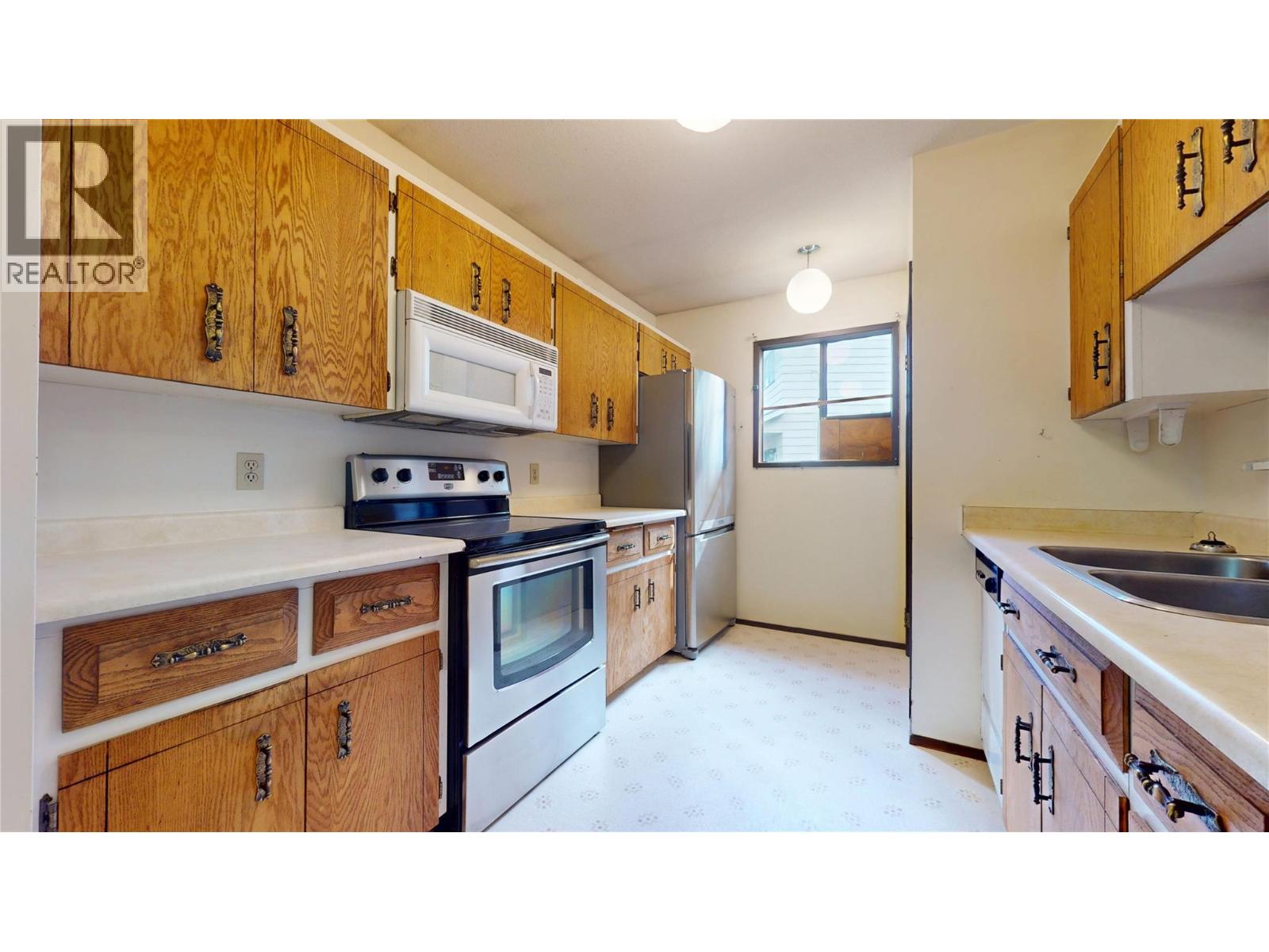 281 Kimbrook Crescent Property Photo 12