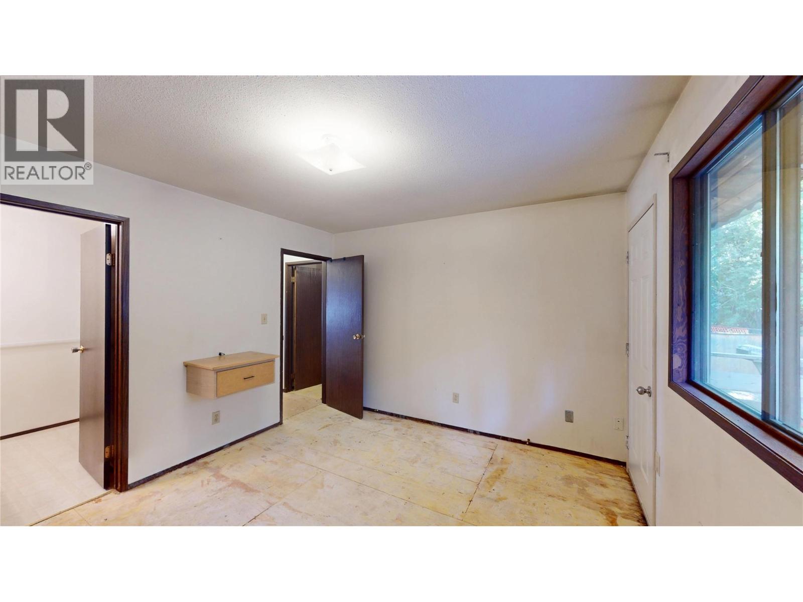 281 Kimbrook Crescent Property Photo 16