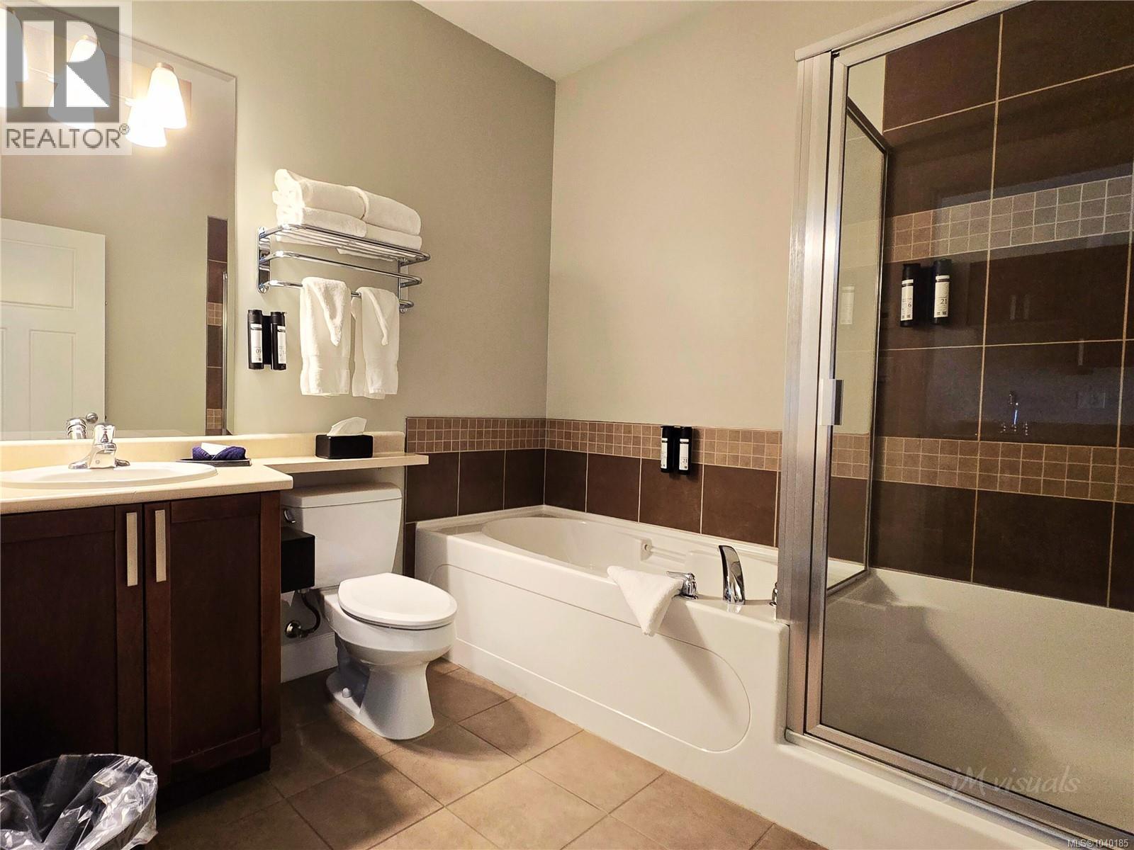 101 Abcd 1730 Riverside Lane Property Photo 7