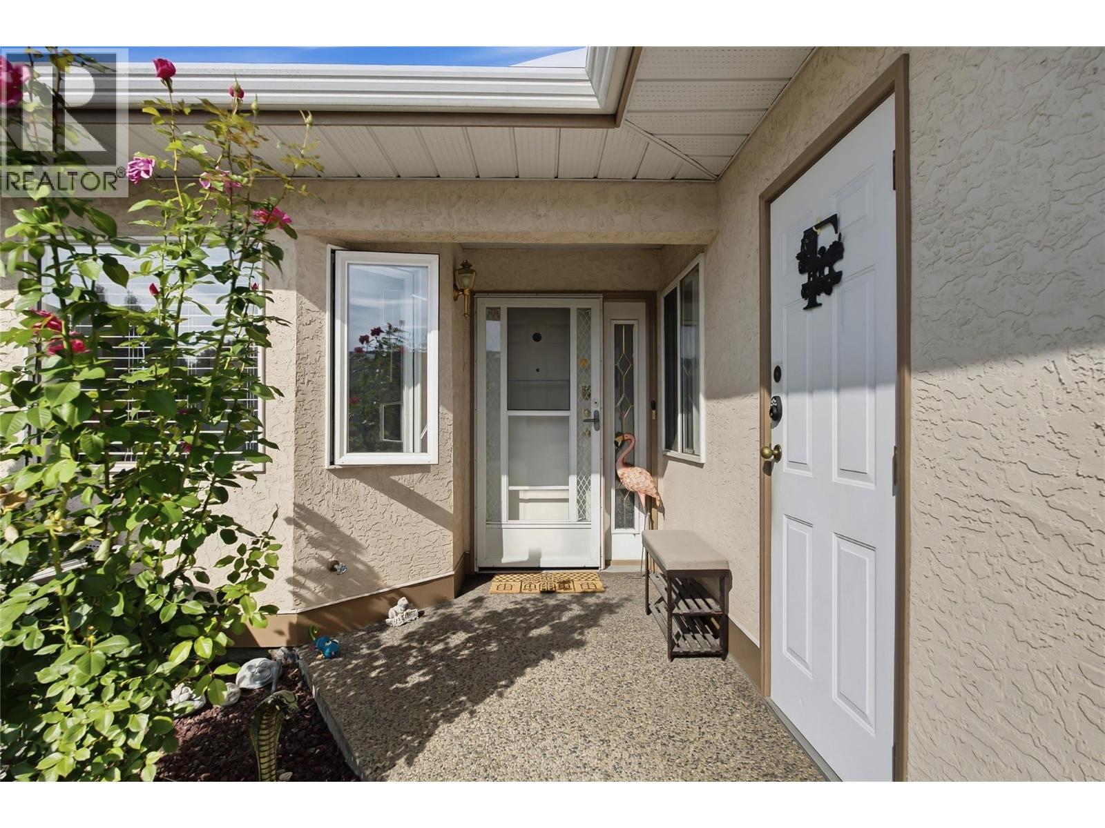 1874 Parkview Crescent Unit# 32 Lot# 32 Property Photo 2