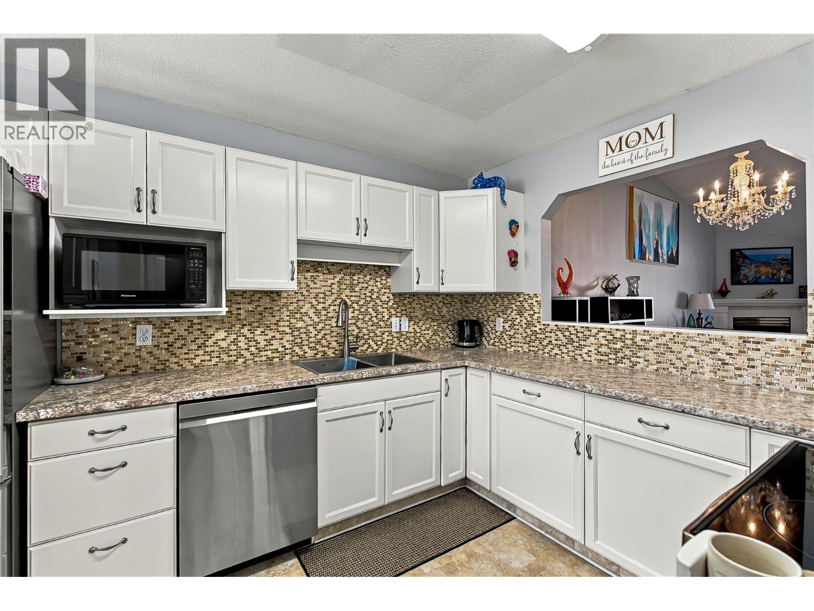 1874 Parkview Crescent Unit# 32 Lot# 32 Property Photo 7