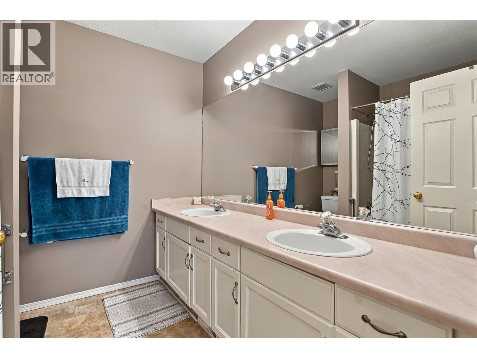 1874 Parkview Crescent Unit# 32 Lot# 32 Property Photo 18
