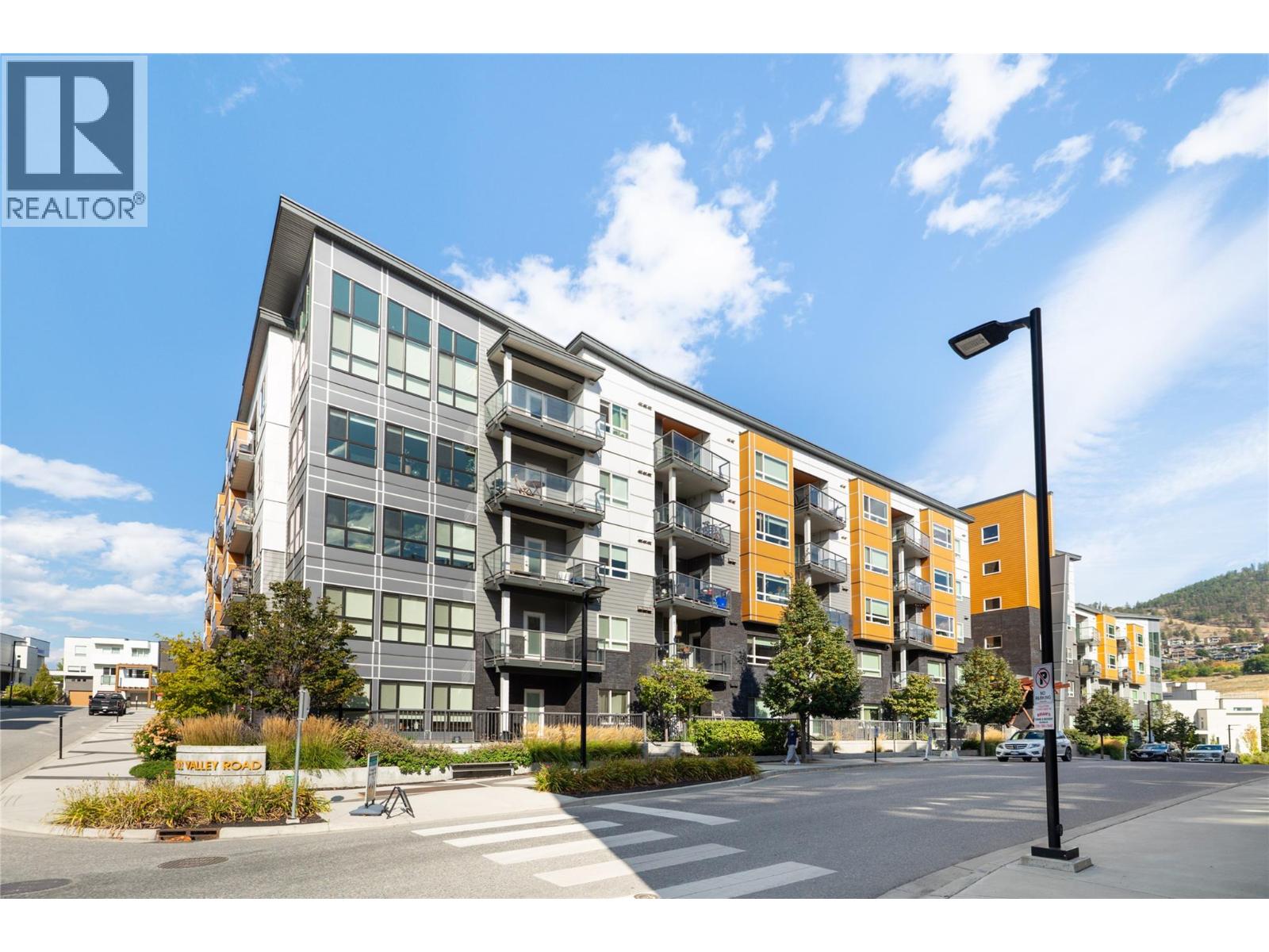 722 Valley Road Unit# 402 Photo de la propriété 1