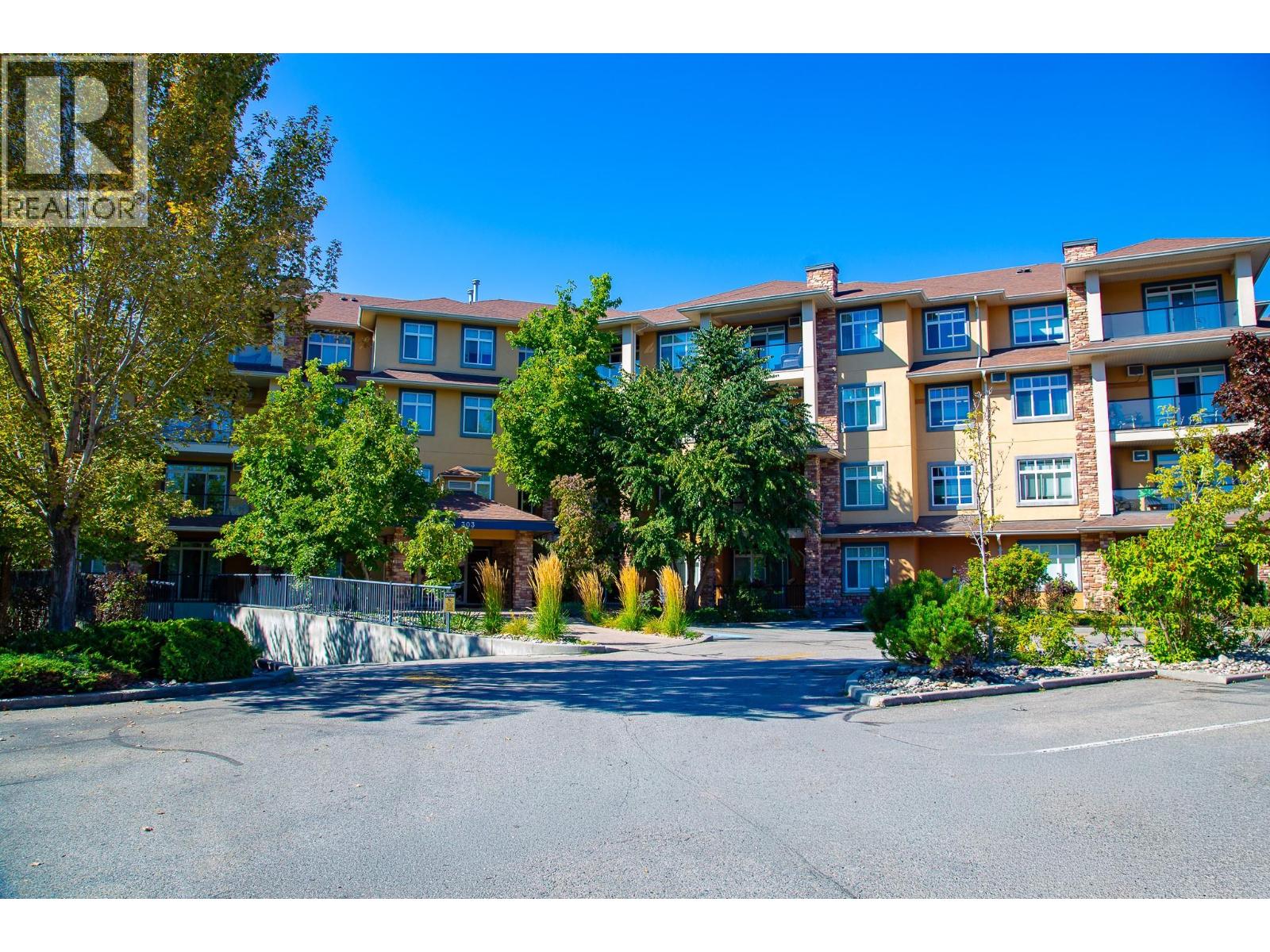 303 Whitman Road Unit# 304 Photo de la propriété 1