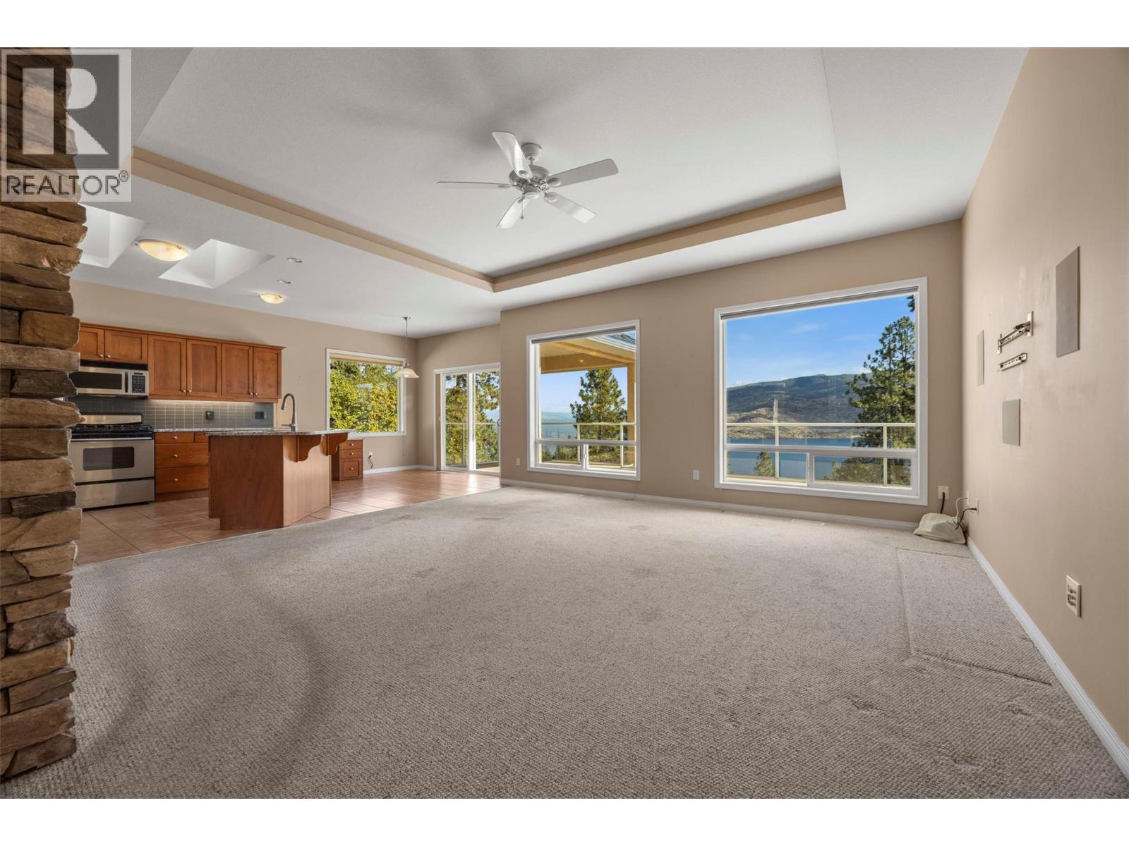 6455 Vernon Avenue Property Photo 4
