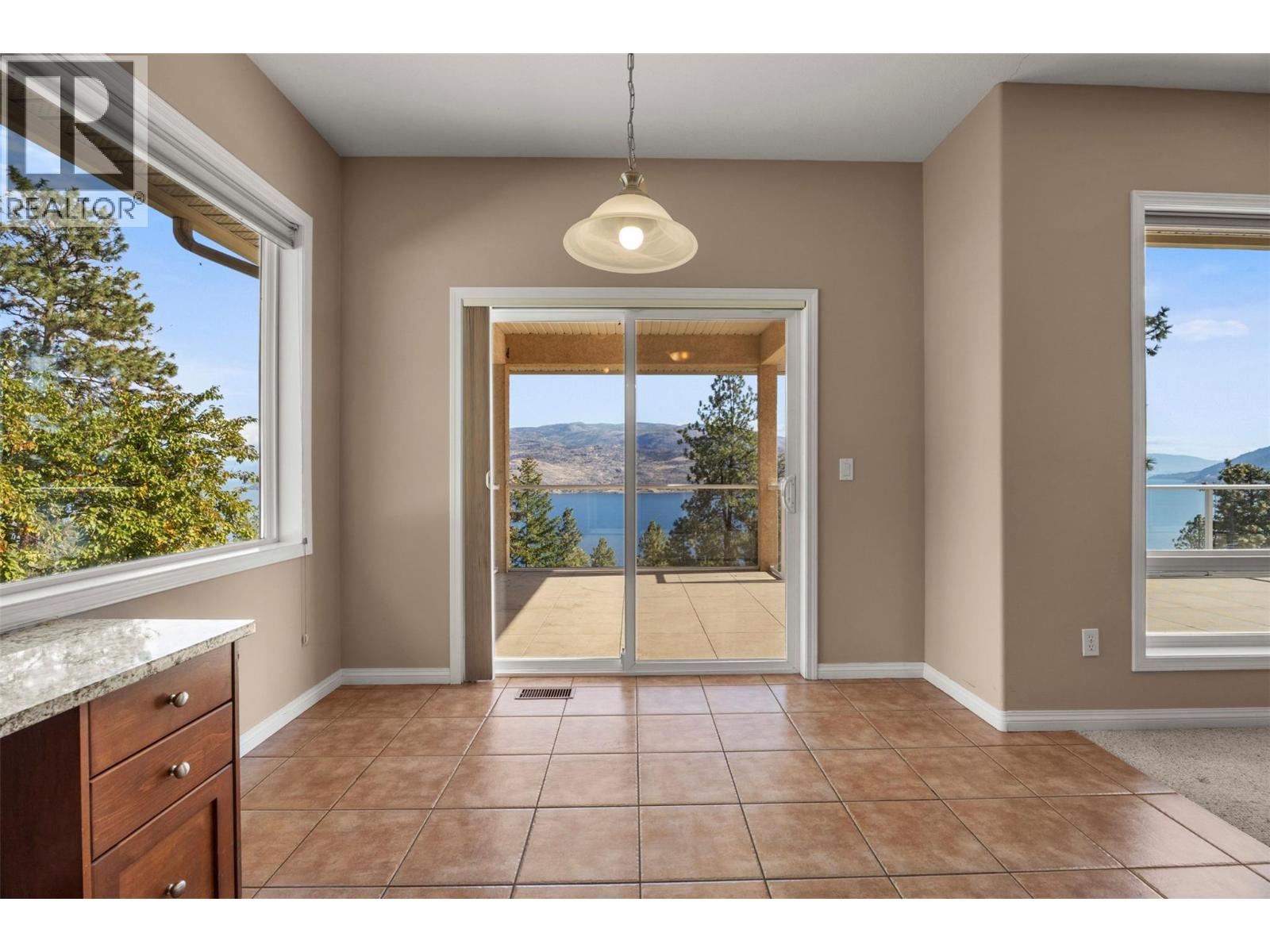 6455 Vernon Avenue Property Photo 18
