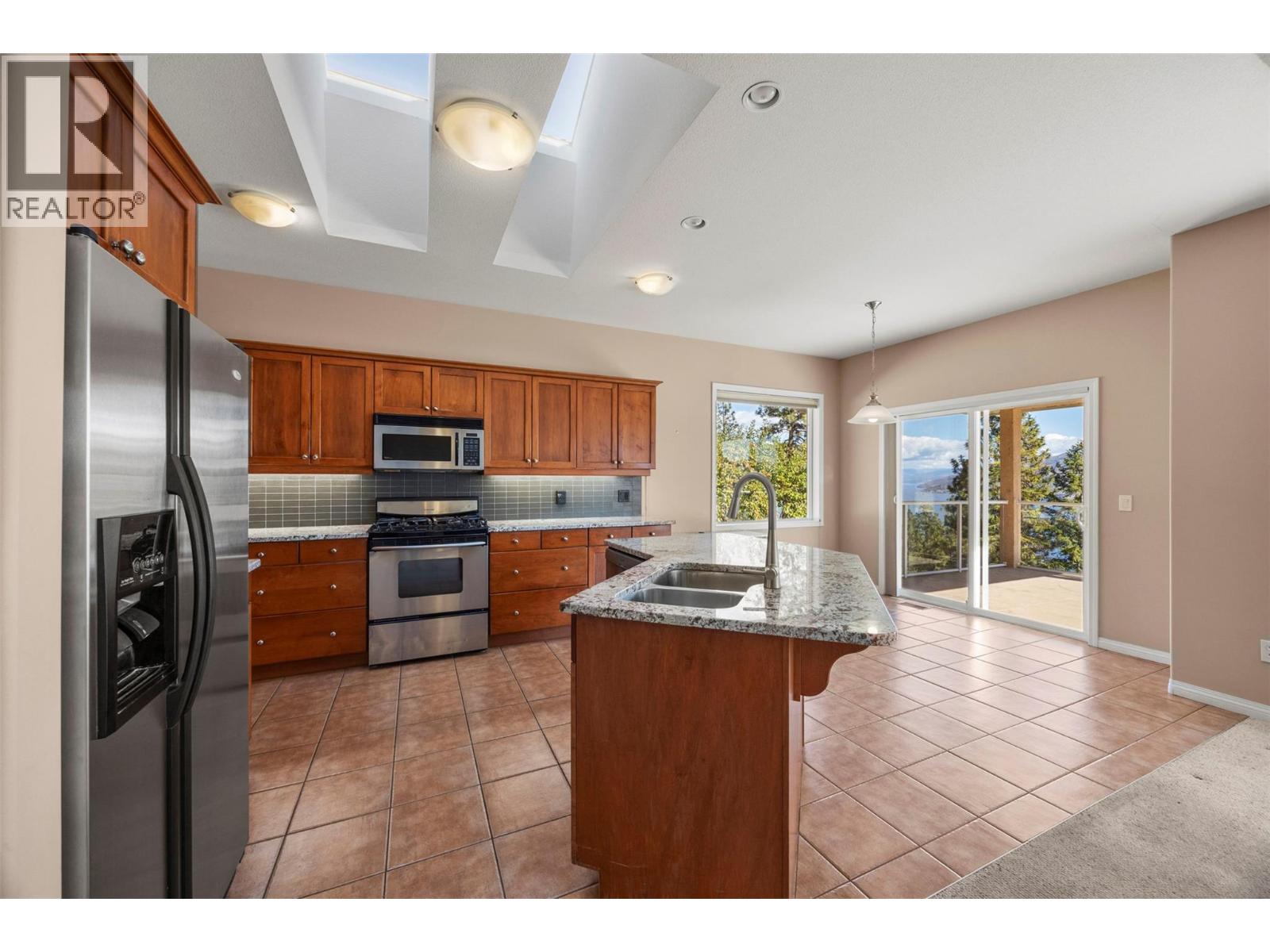 6455 Vernon Avenue Property Photo 19