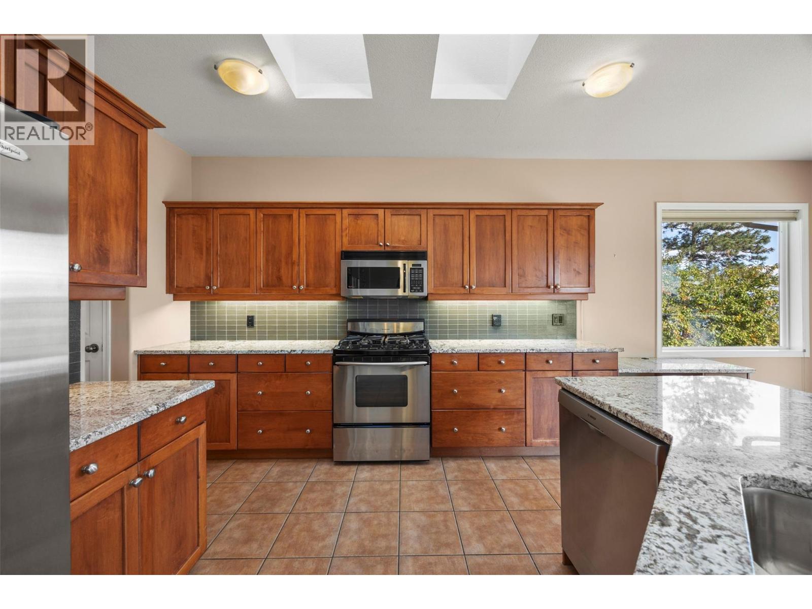 6455 Vernon Avenue Property Photo 22