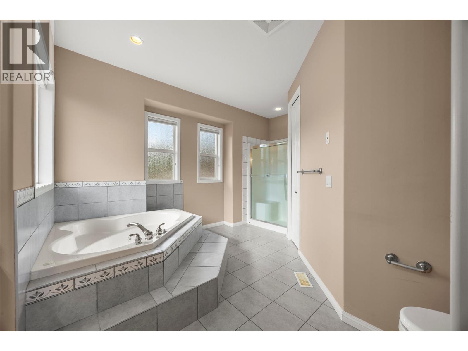 6455 Vernon Avenue Property Photo 26
