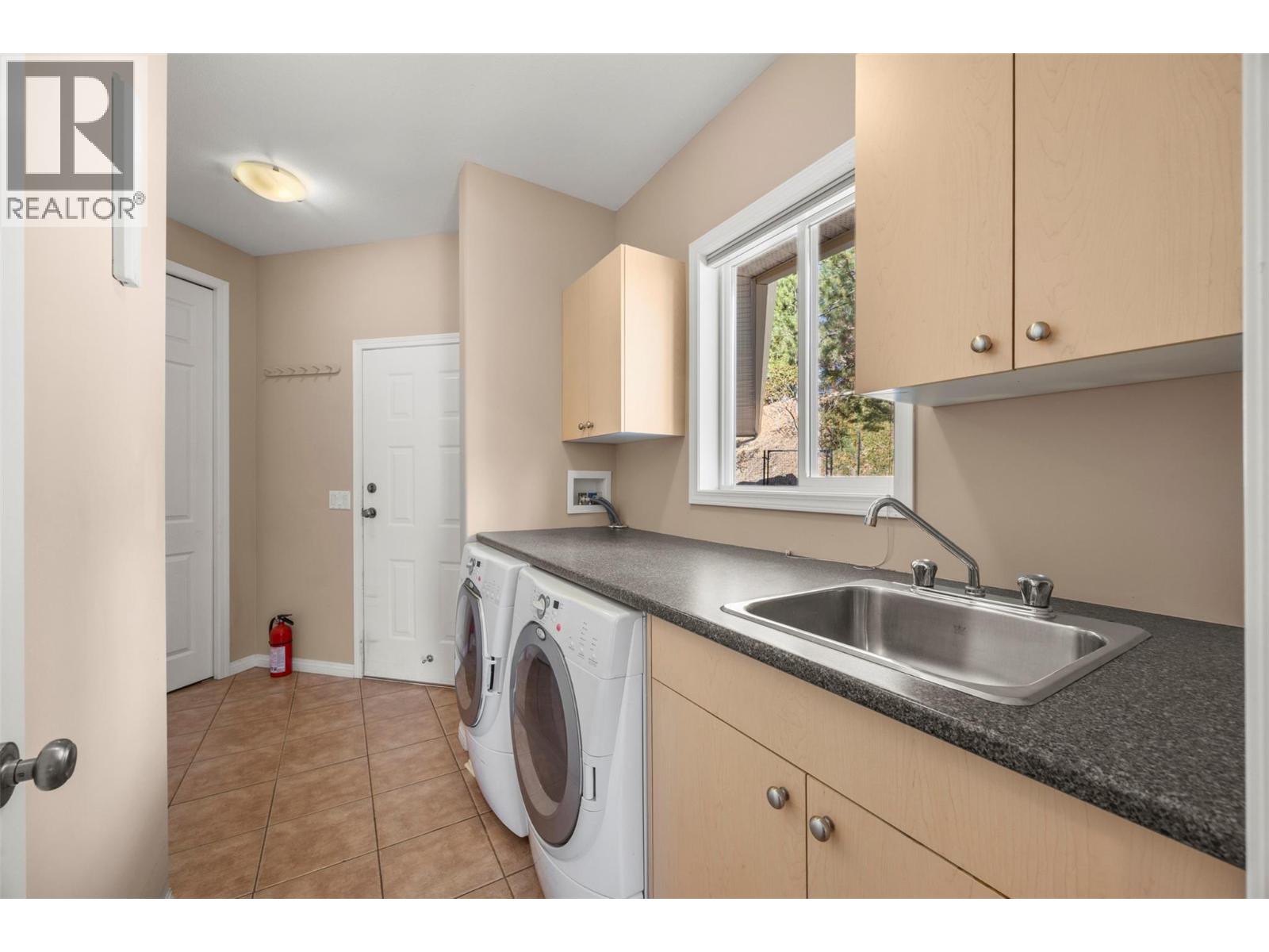 6455 Vernon Avenue Property Photo 27