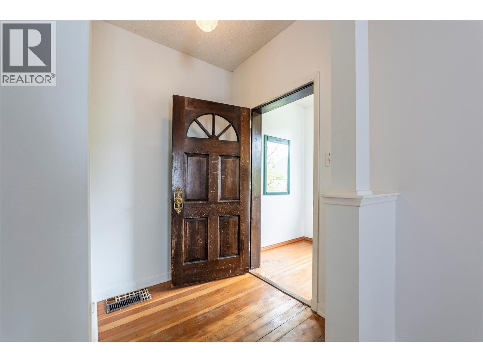 308/310 Carbonate Street Property Photo 8