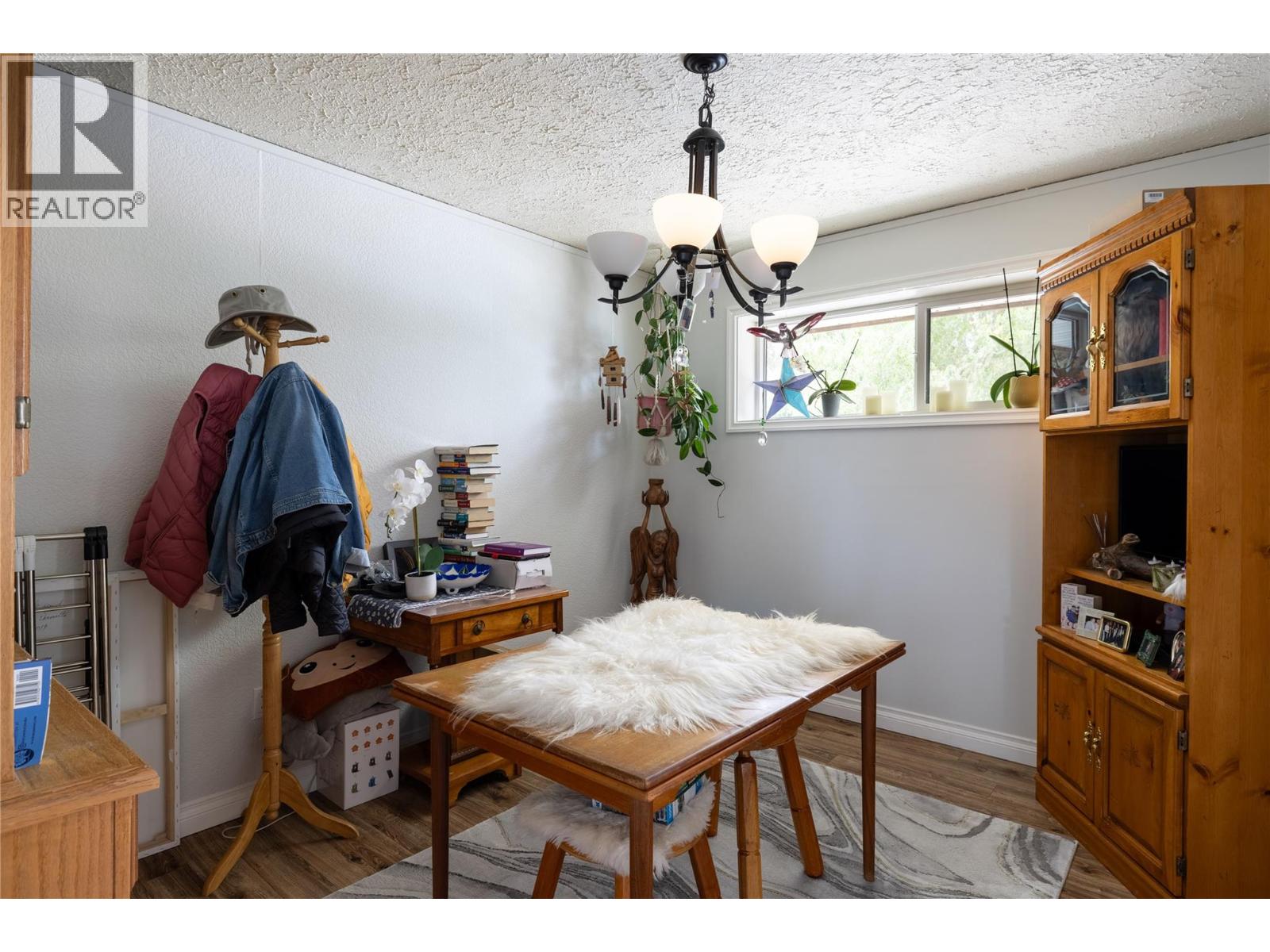 537 Robin Road Property Photo 14