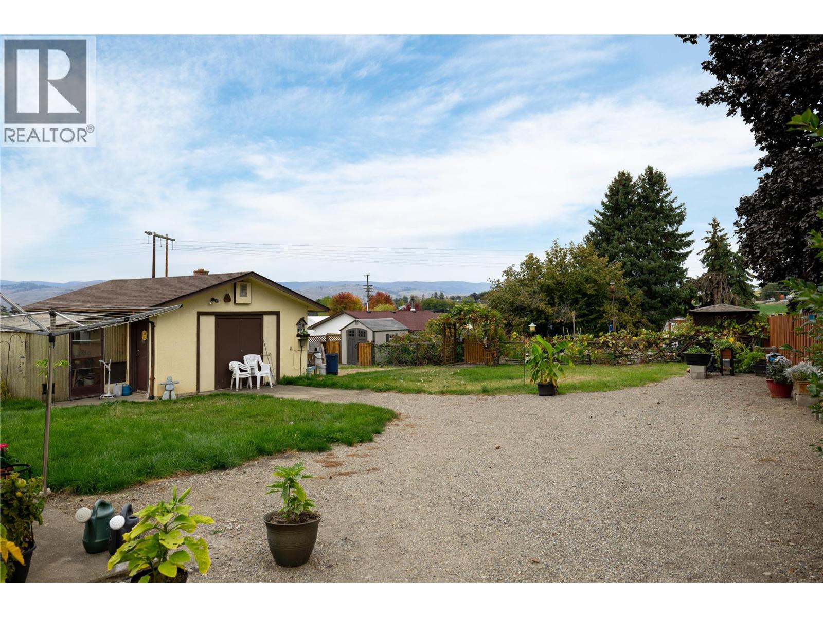 537 Robin Road Property Photo 33