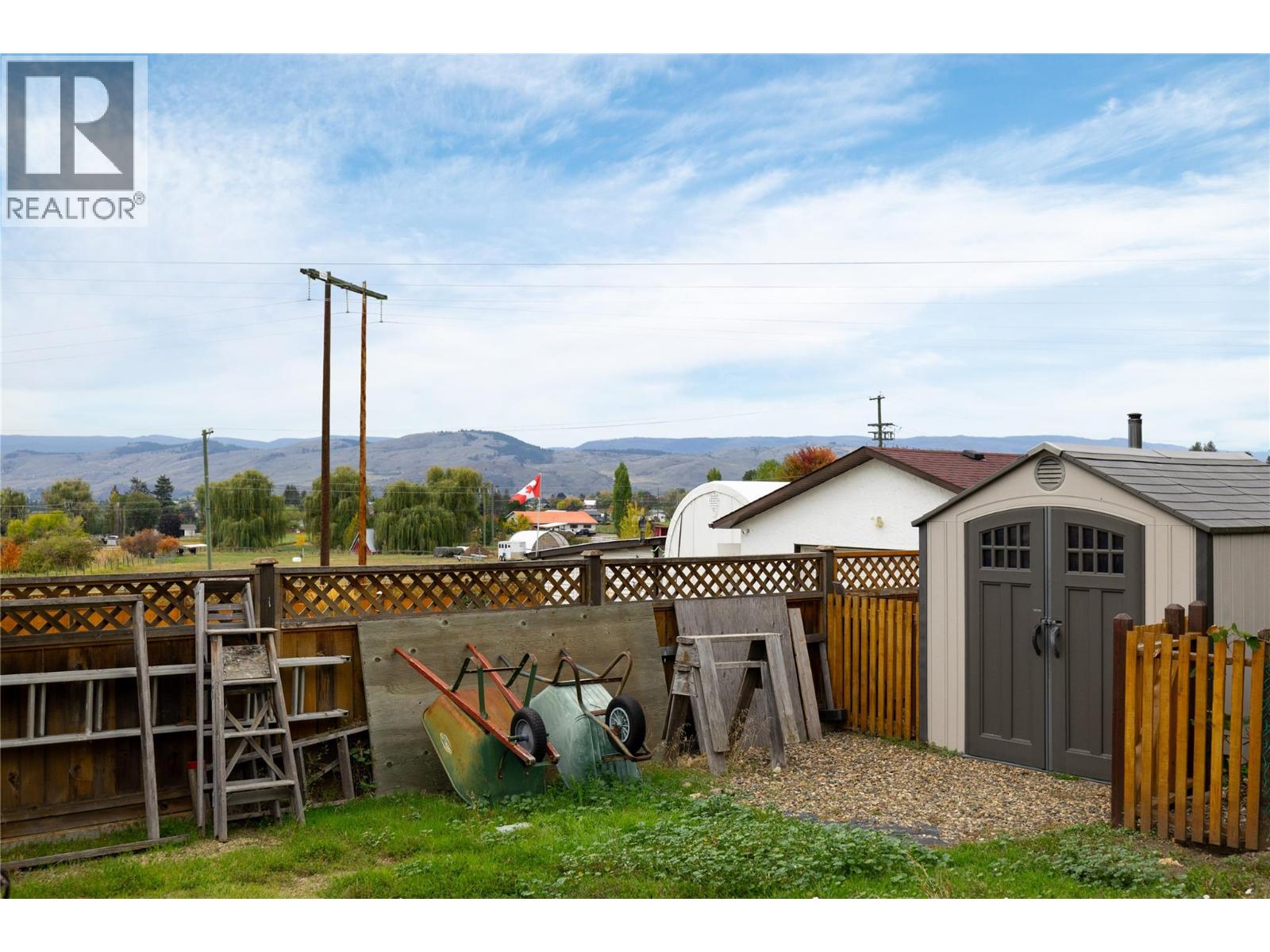 537 Robin Road Property Photo 40