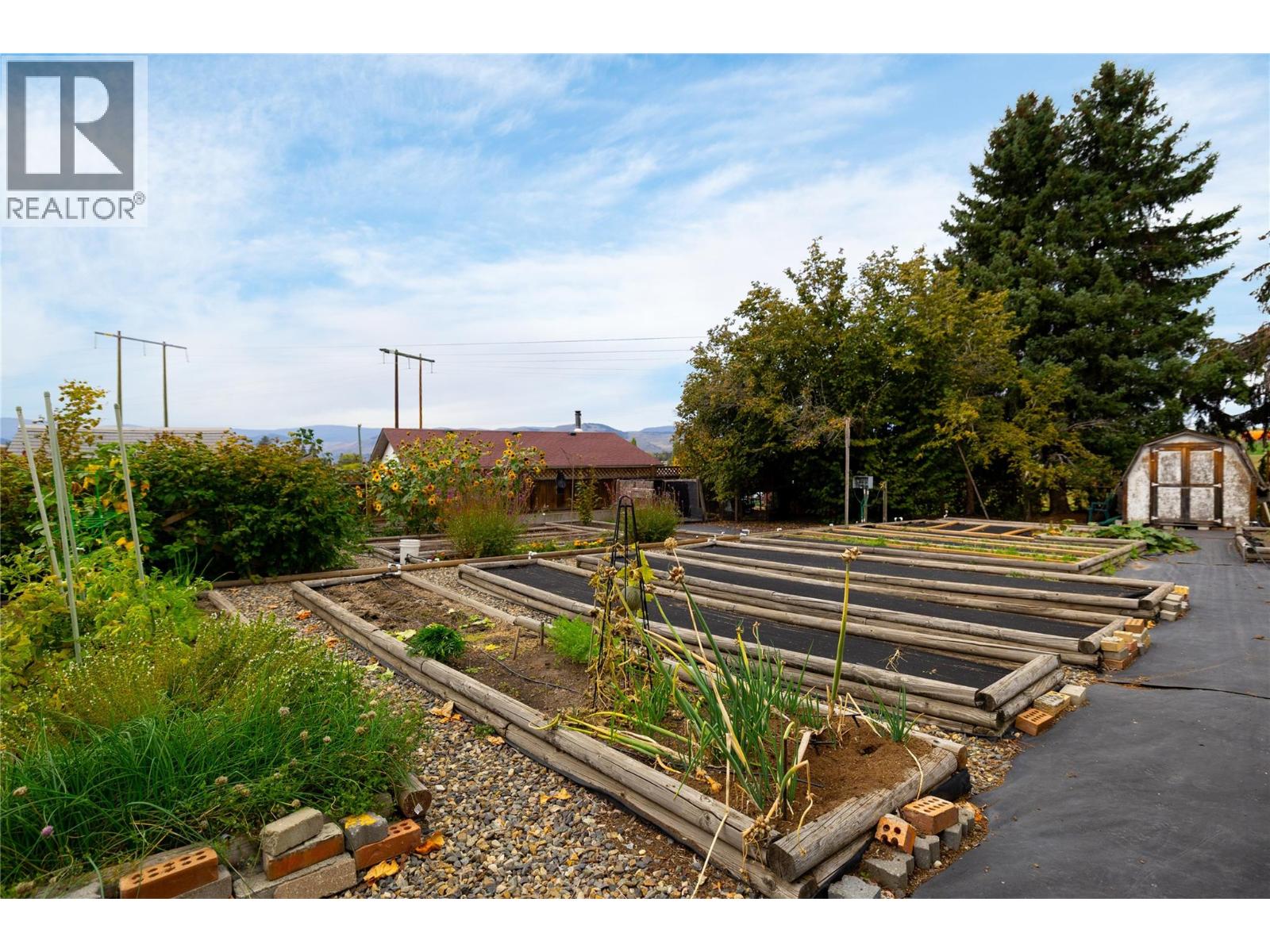 537 Robin Road Property Photo 43