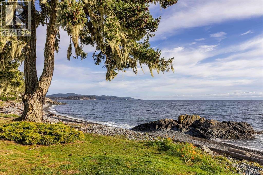 12 7871 West Coast Rd Property Photo 22