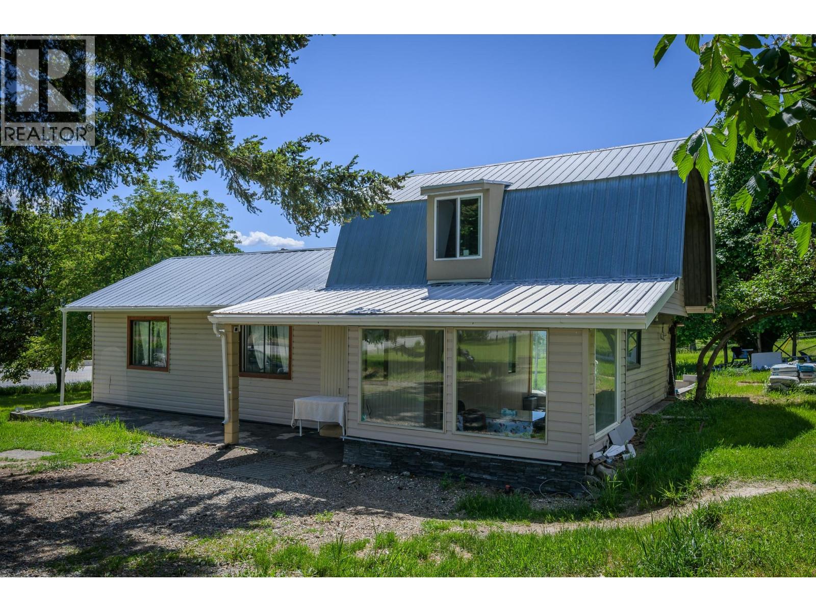 6721 Yellowhead Highway S Property Photo