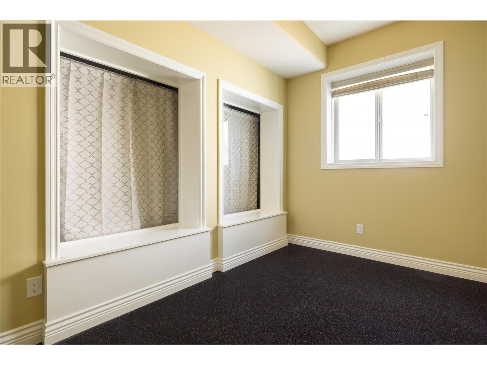1010 Lamont Court Property Photo 34